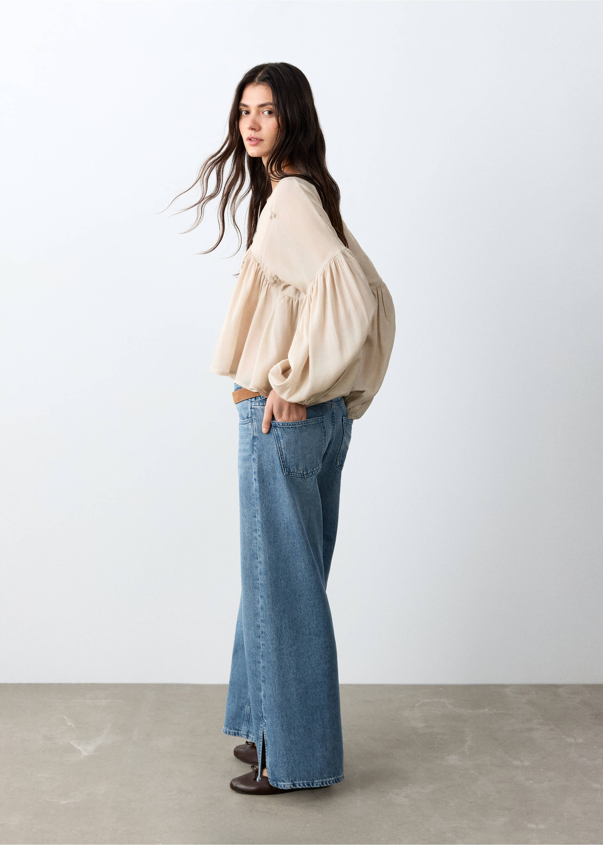 Bead detail blouse - Details of the article 2, Beige. Ref: 27073729-00.