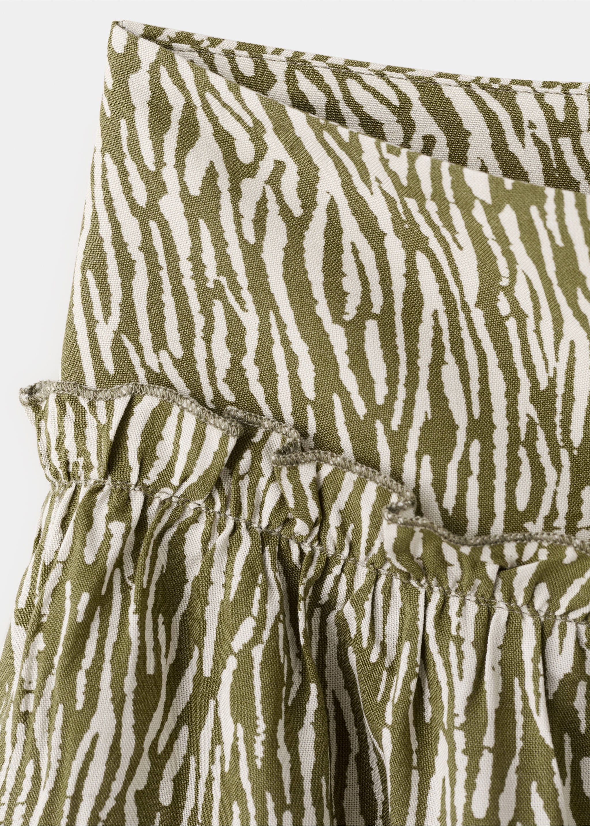 Ruffle printed skirt - Details of the article 8, Khaki. Ref: 27073732-00.