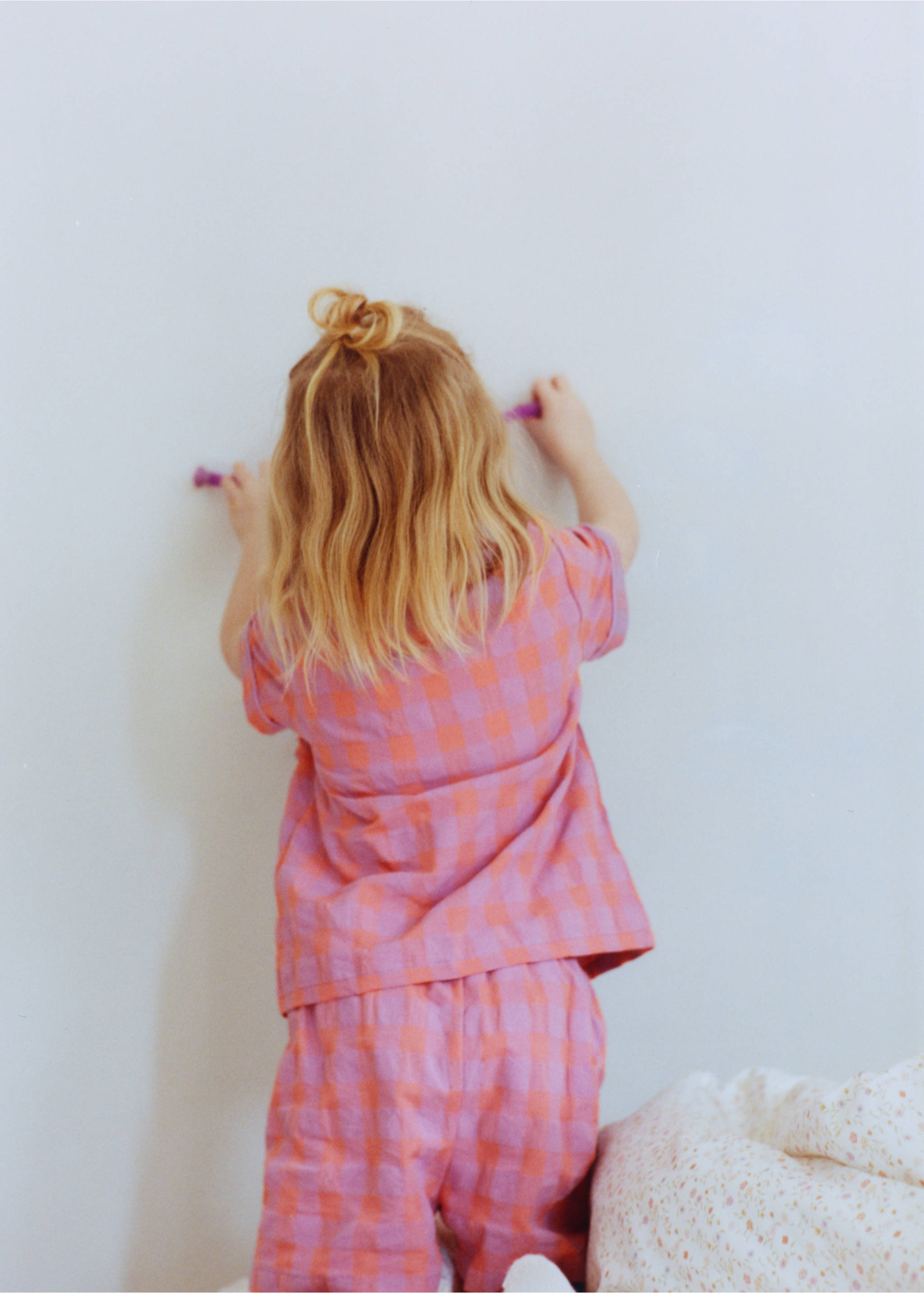 Colorful checkered two-piece children’s pajamas - Details of the article 6, Lilac. Ref: 27073739-00.