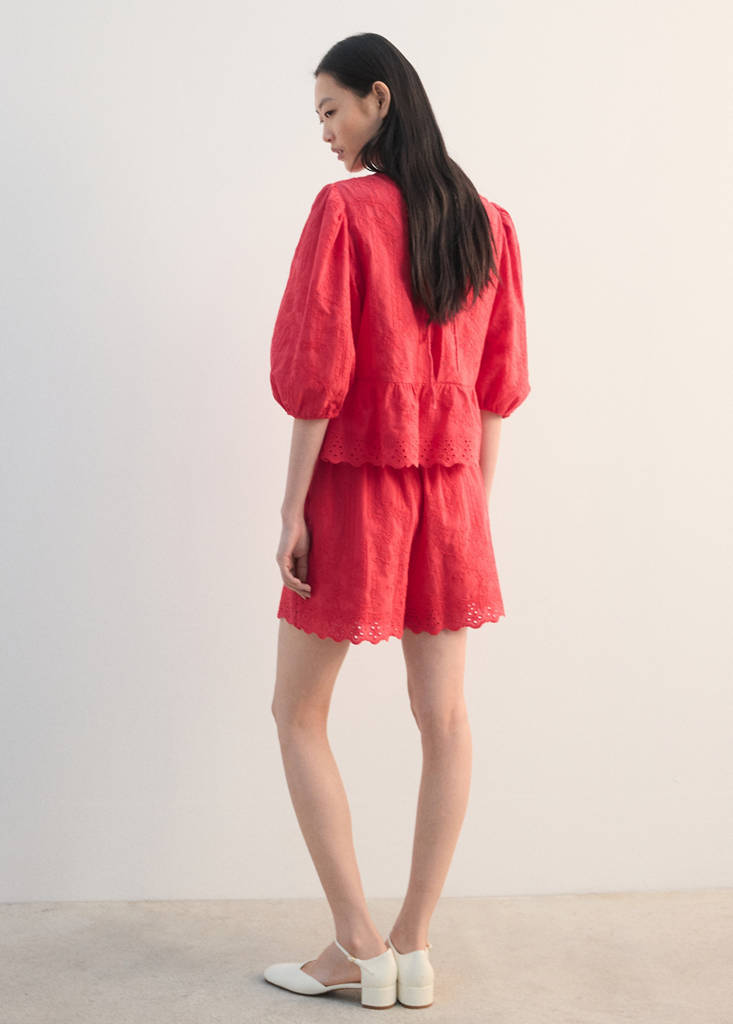 Floral embroidered shorts — Strawberry