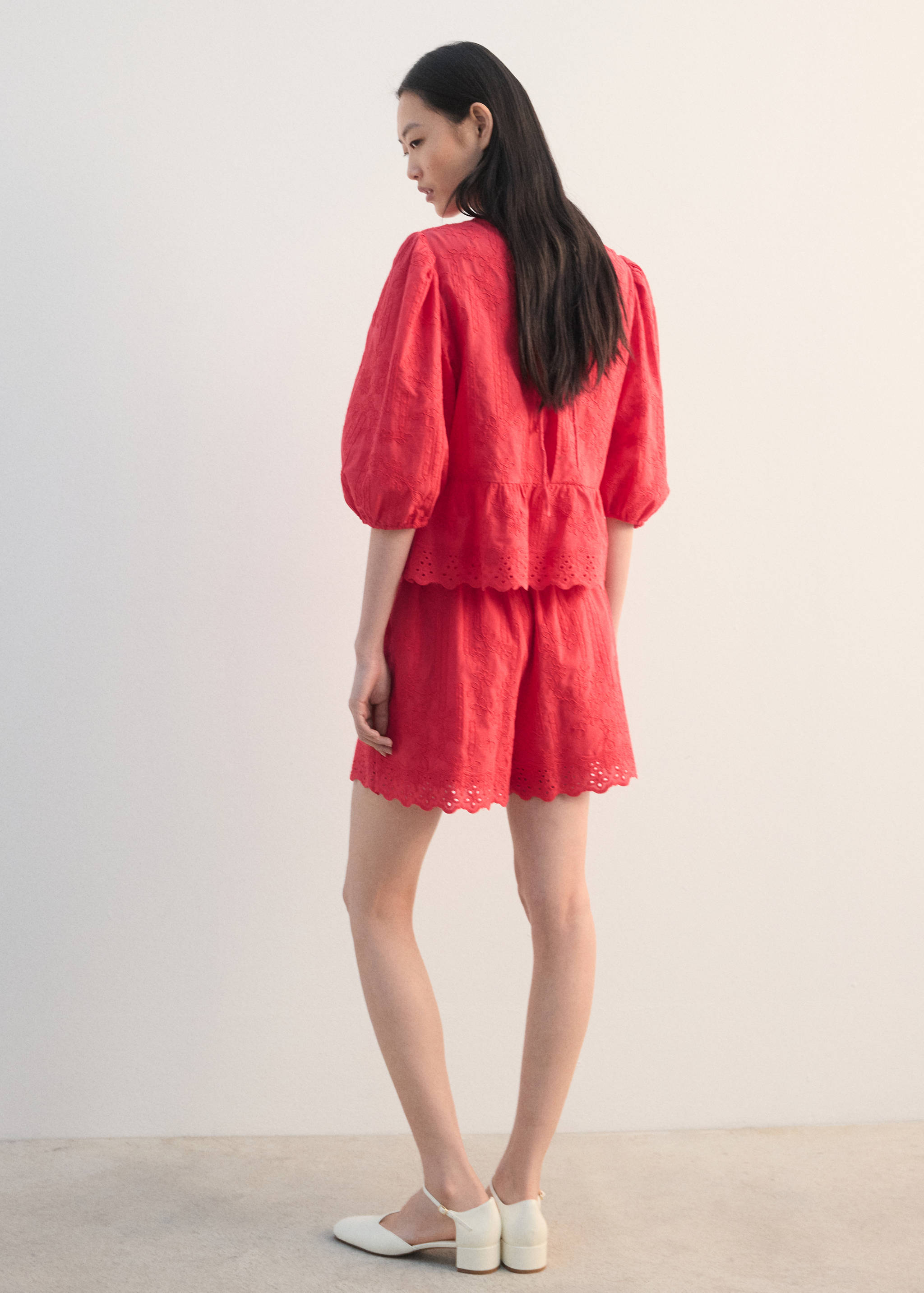 Gebloemde geborduurde shorts - Achterkant van het artikel