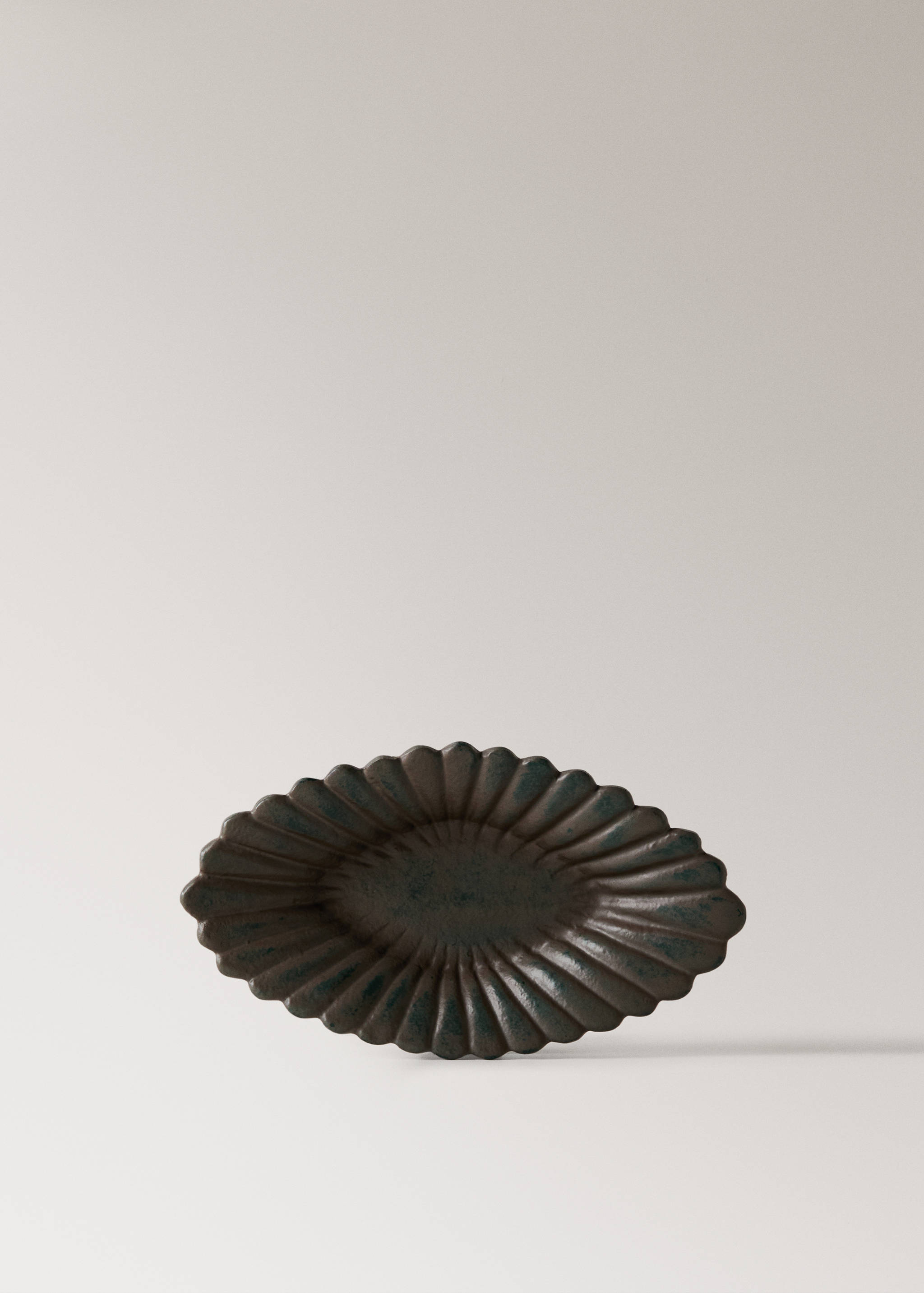 Embossed aluminium fountain - Article without model