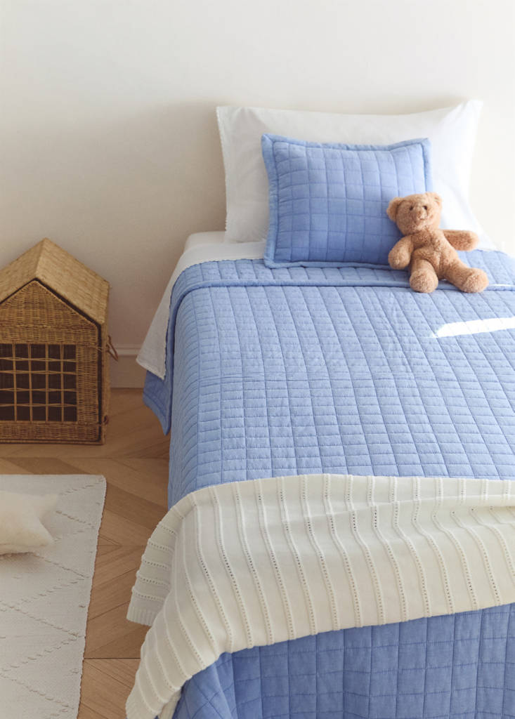 Gesteppte Babybettdecke mit Karosteppung — Blau