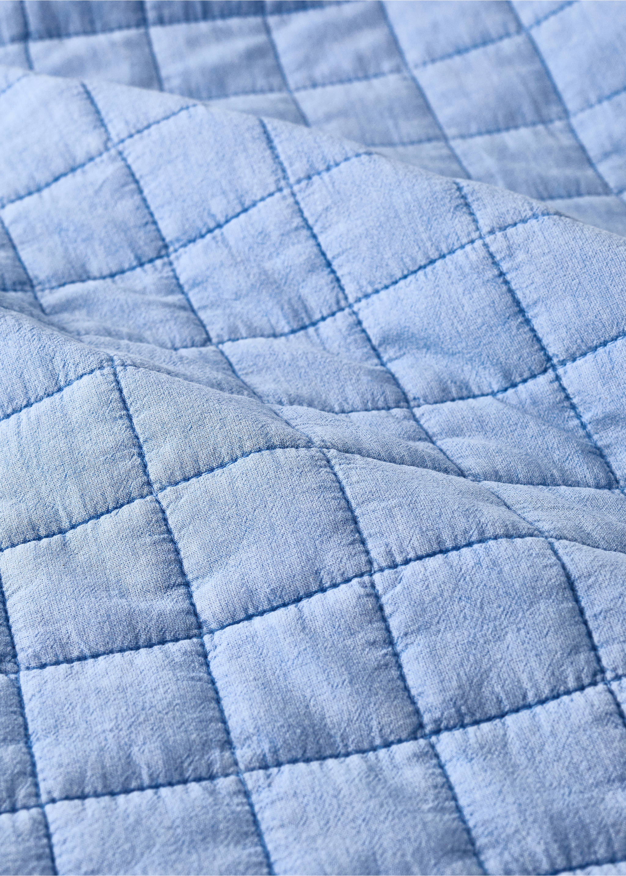 Quiltat spjälsängstäcke med rutmönster - Detaljer om artikeln 2, Blå. Ref: 27074054-00.