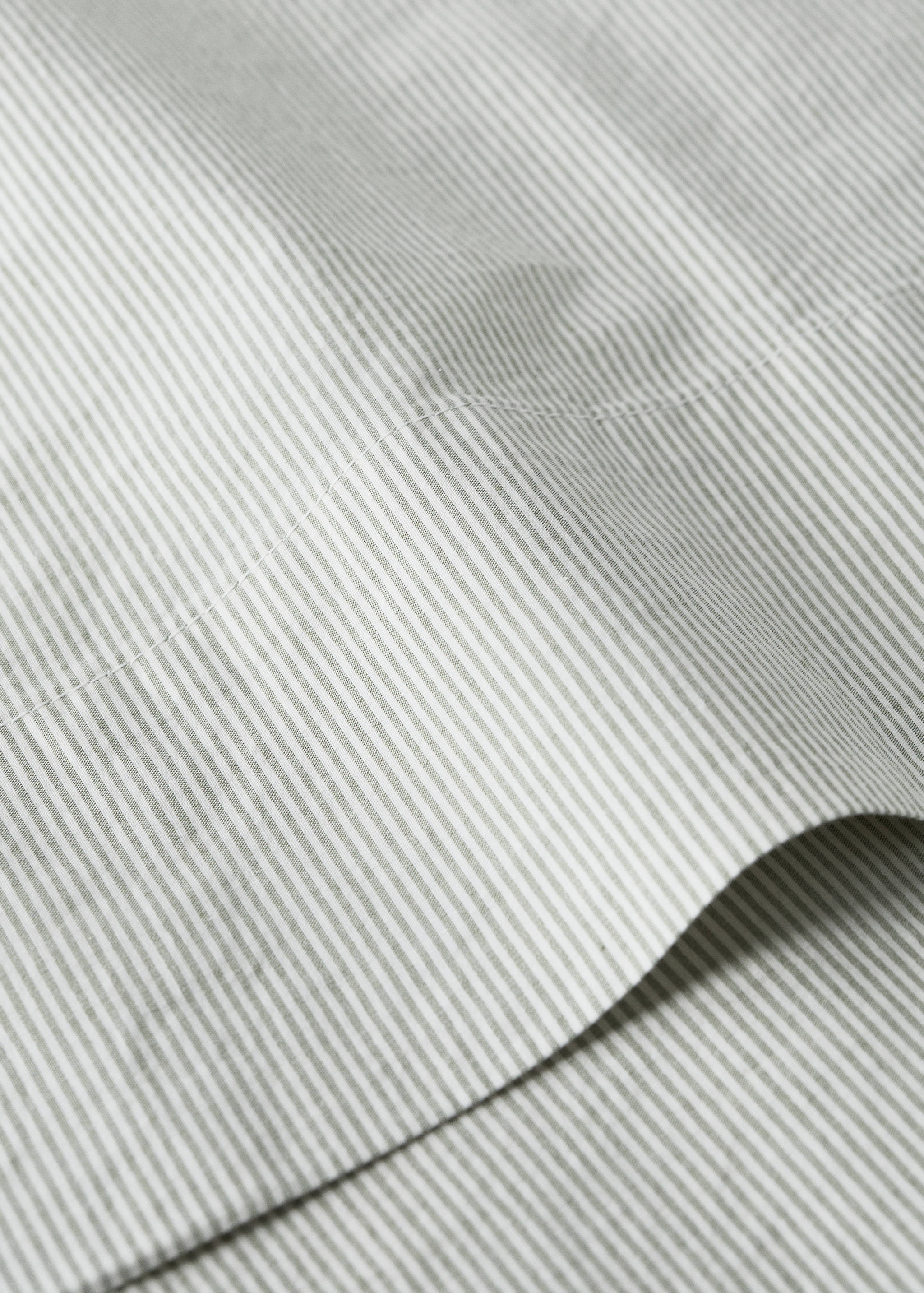 Cot bed top sheet fine striped yarn-dyed cotton - Details of the article 1