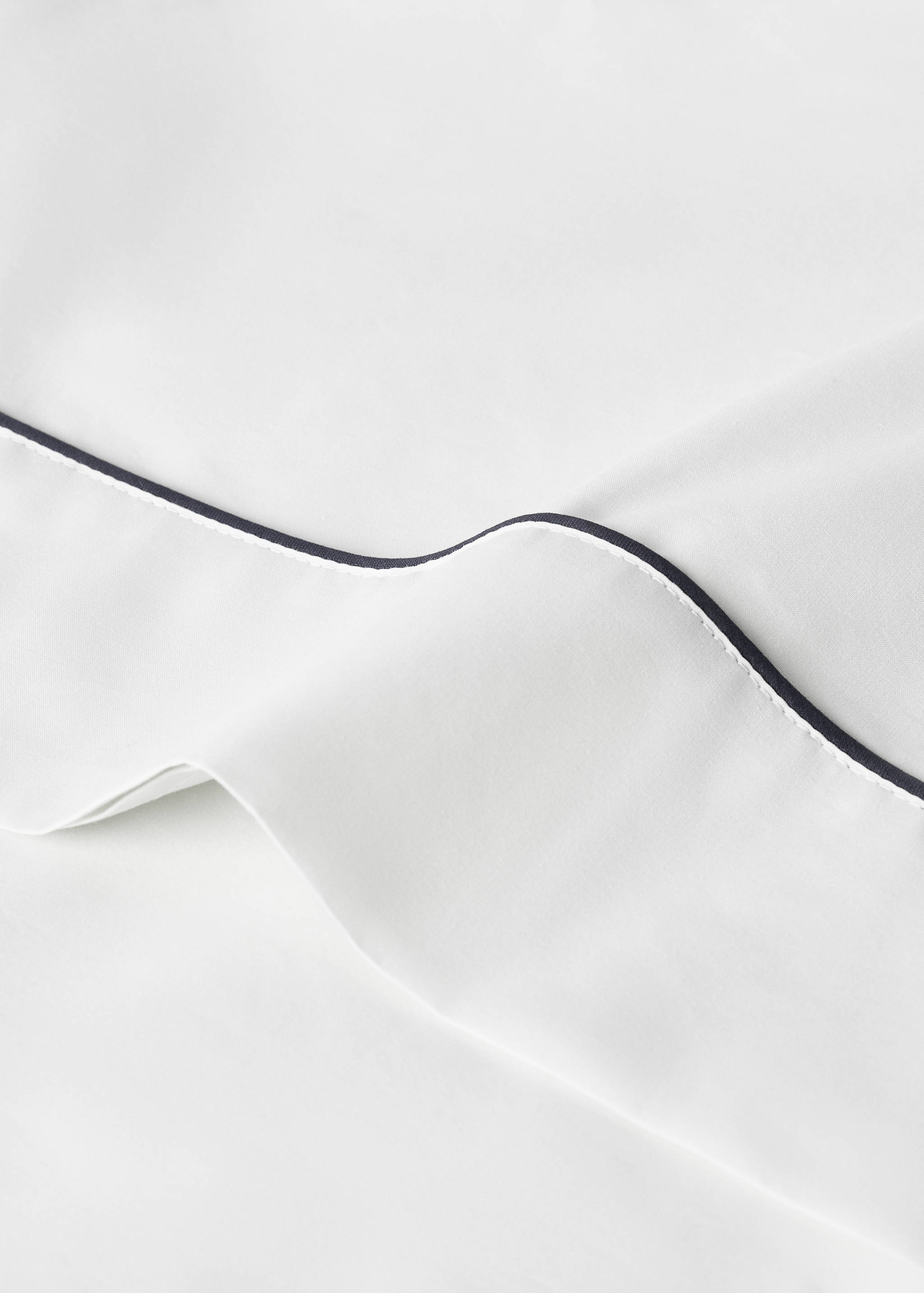 Cot bed top sheet in cotton percale with contrasting piping - Details of the article 1