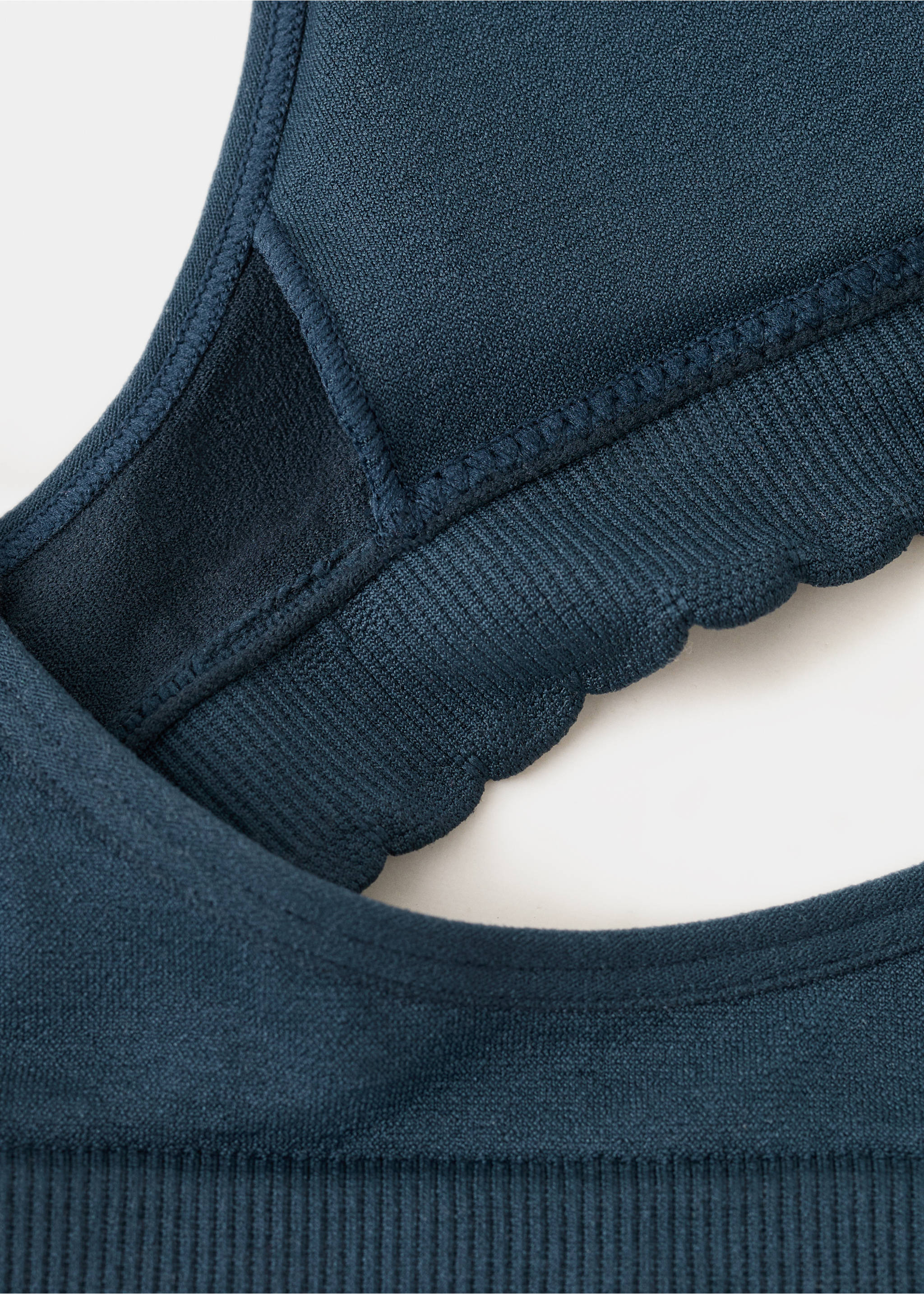 Essential triangle bra - Details of the article 8, Navy. Ref: 27074068-00.