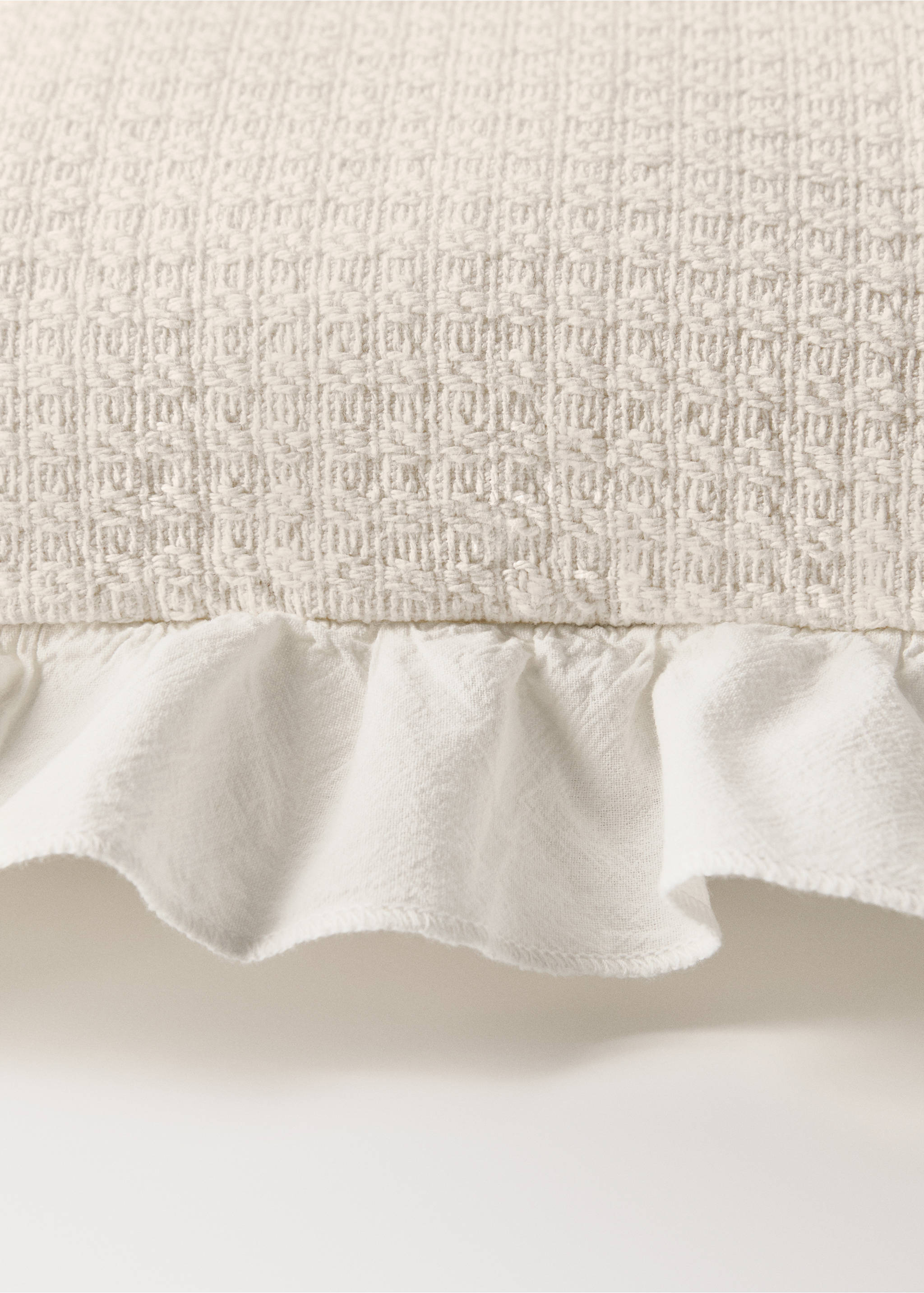 Mini cot cushion cover cotton jacquard ruffle 30x40 cm - Details of the article 3, Off White. Ref: 27074069-00.