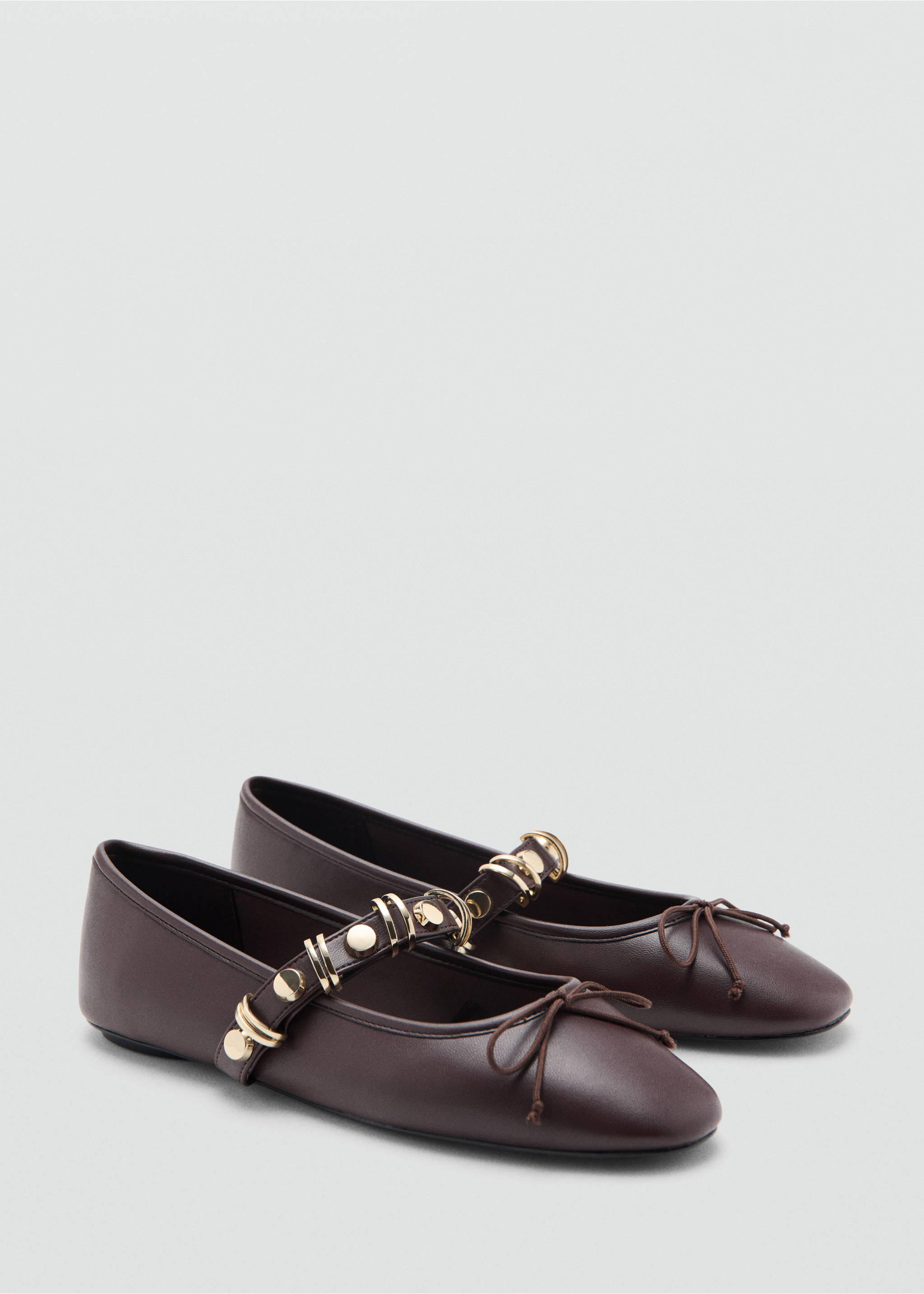 Bailarina tira detalles metálicos - Plano medio, Burdeos. Ref: 27074071-00.