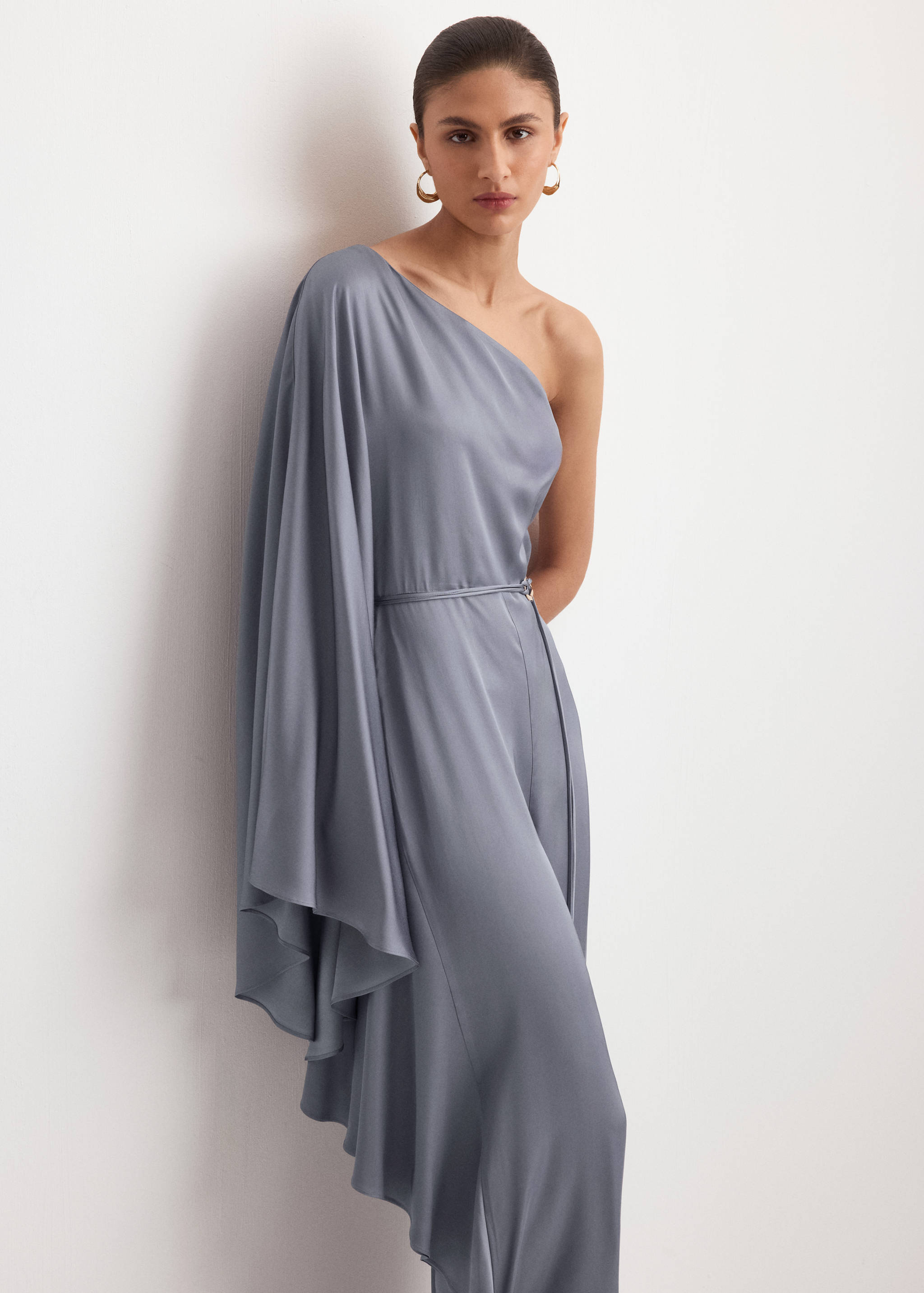 Asymmetrische jumpsuit met wijd uitlopende mouwen - Middenvlak