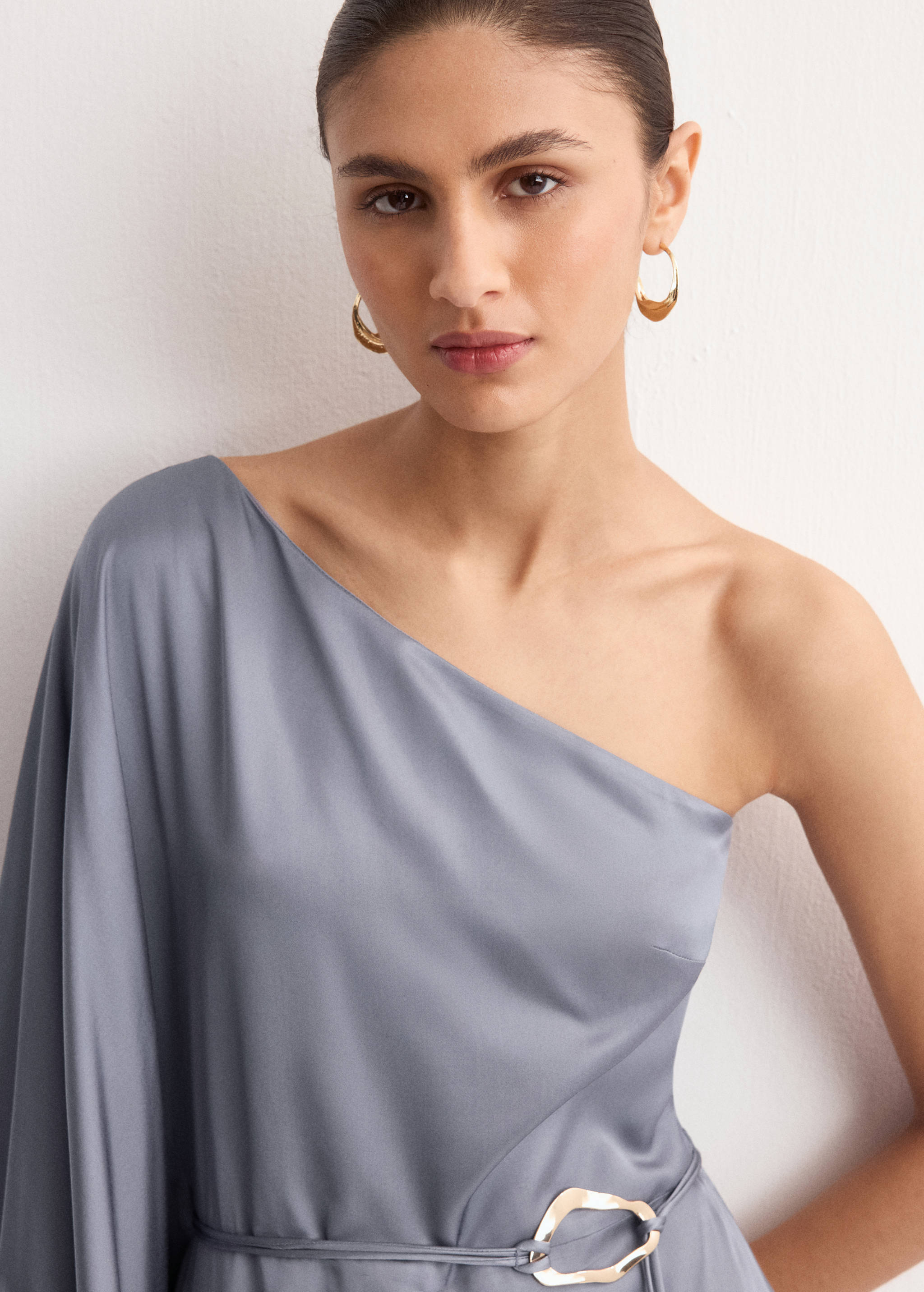 Asymmetrische jumpsuit met wijd uitlopende mouwen - Detail van het artikel 1