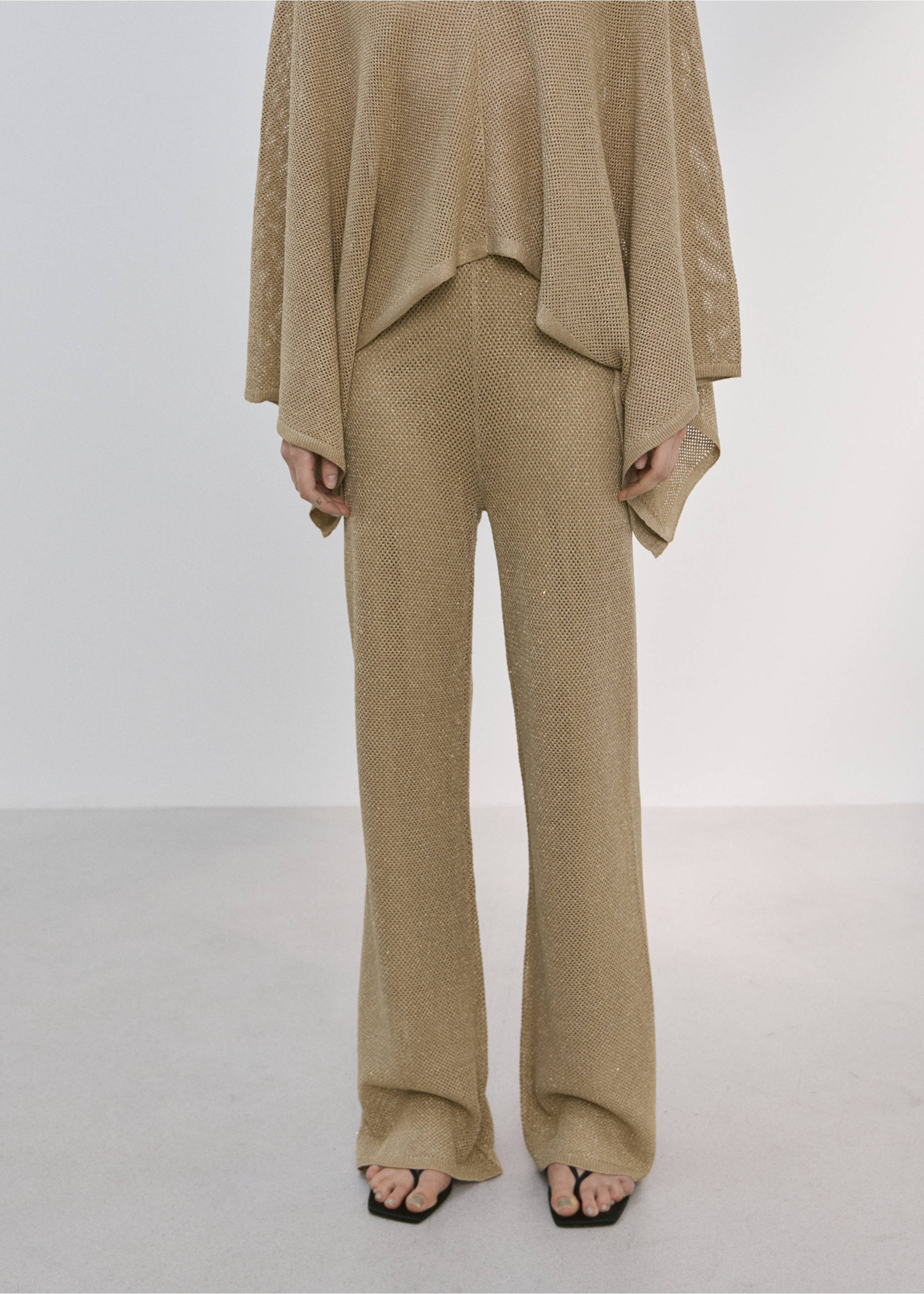 Knit trousers with mid-rise - Medium plane, Gold. Ref: 27074074-00.