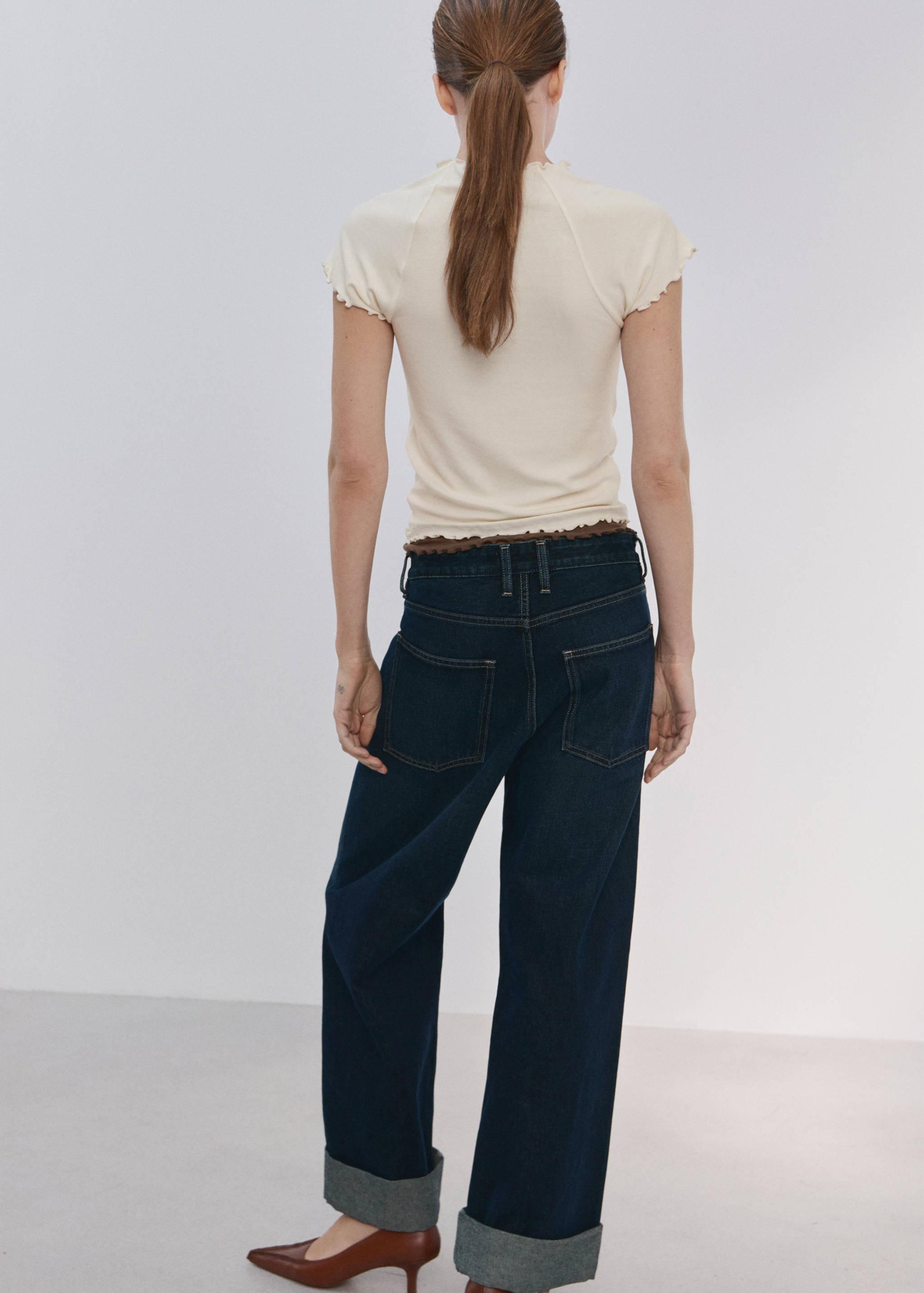 Contrasting T-shirt - Reverse of the article