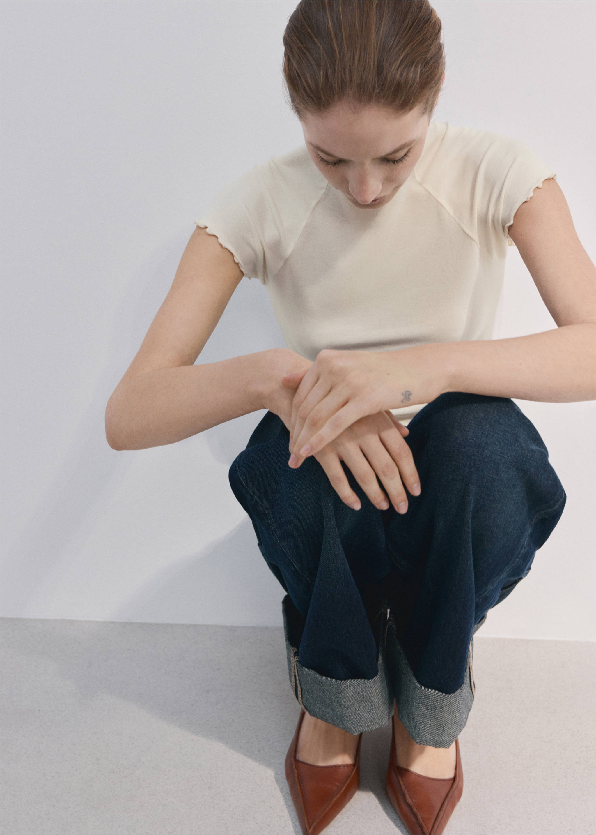 Contrasting T-shirt - Details of the article 1, Ecru. Ref: 27074079-00.