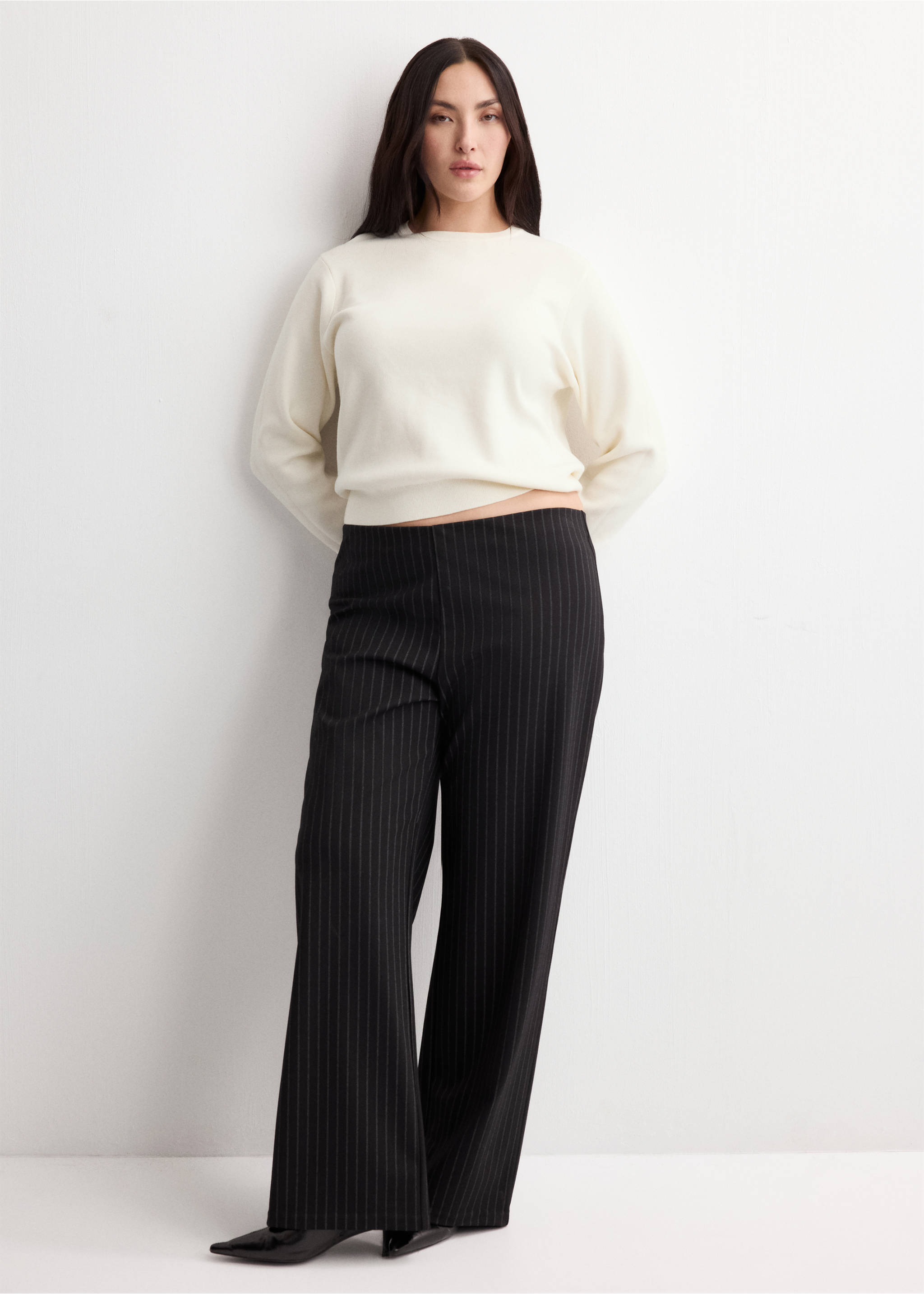Buttoned cuffs sweater - Details of the article 3, Ecru. Ref: 27074084-00.
