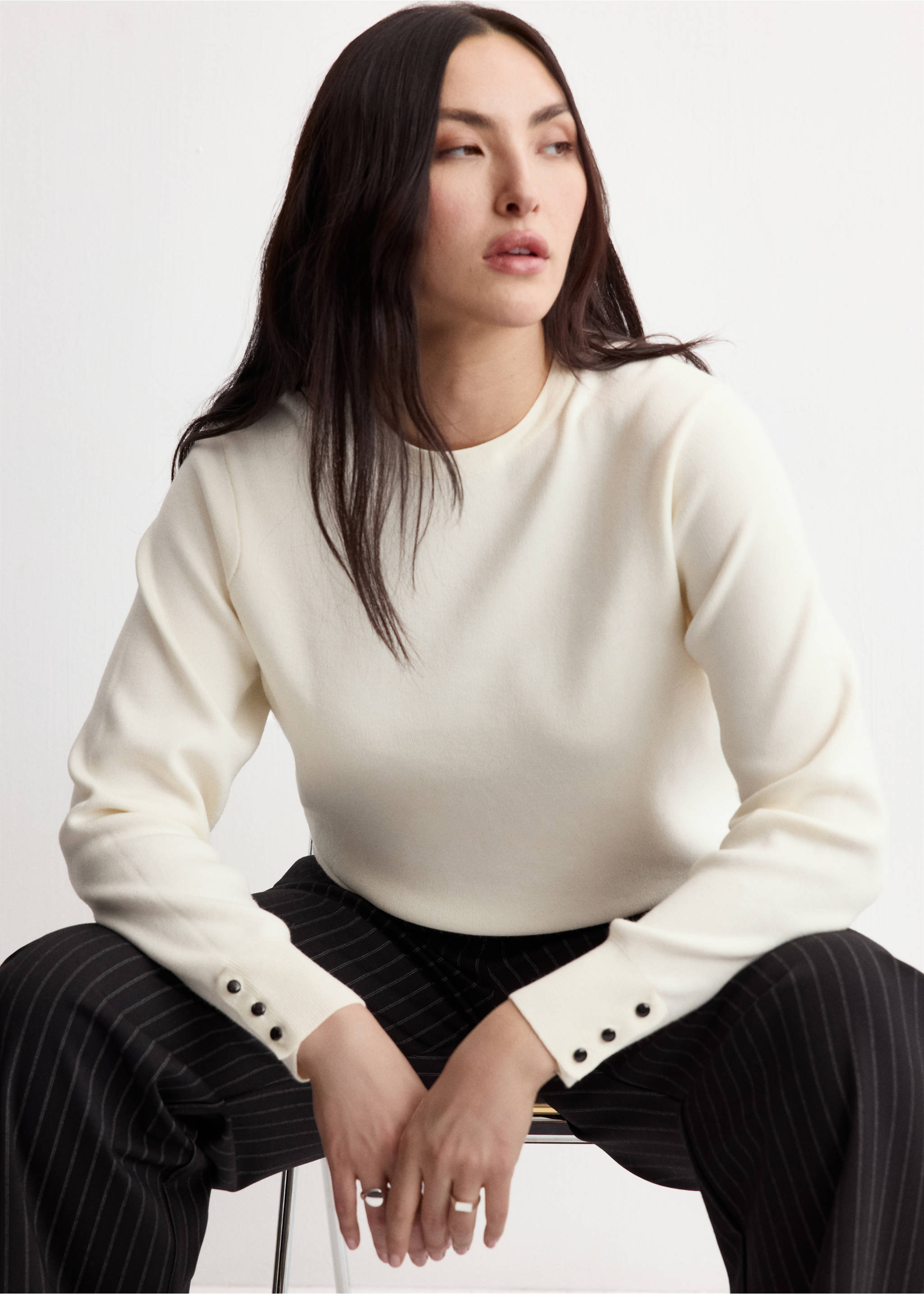 Buttoned cuffs sweater - Details of the article 5, Ecru. Ref: 27074084-00.