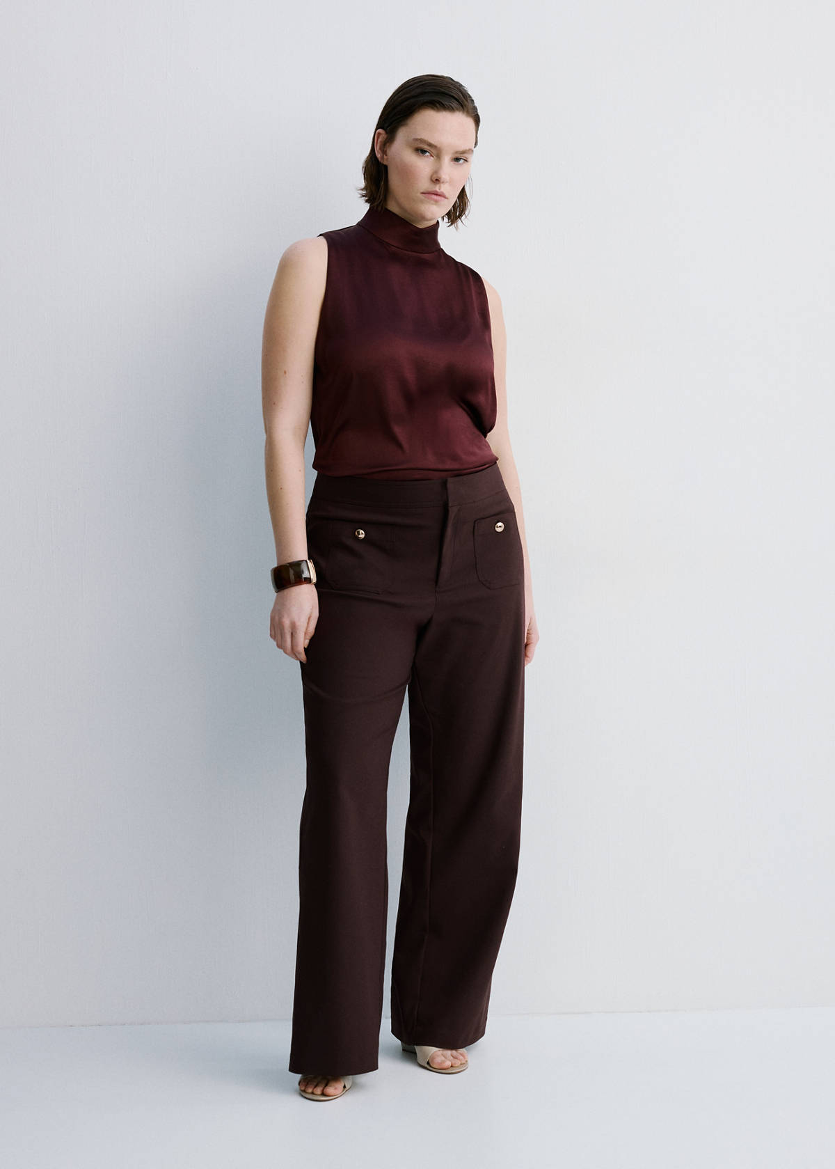 Straight trousers with jewel buttons — Wine