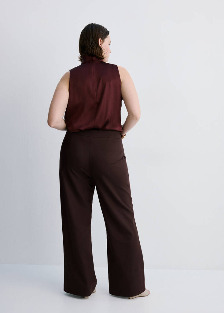 Straight trousers with jewel buttons — Wine