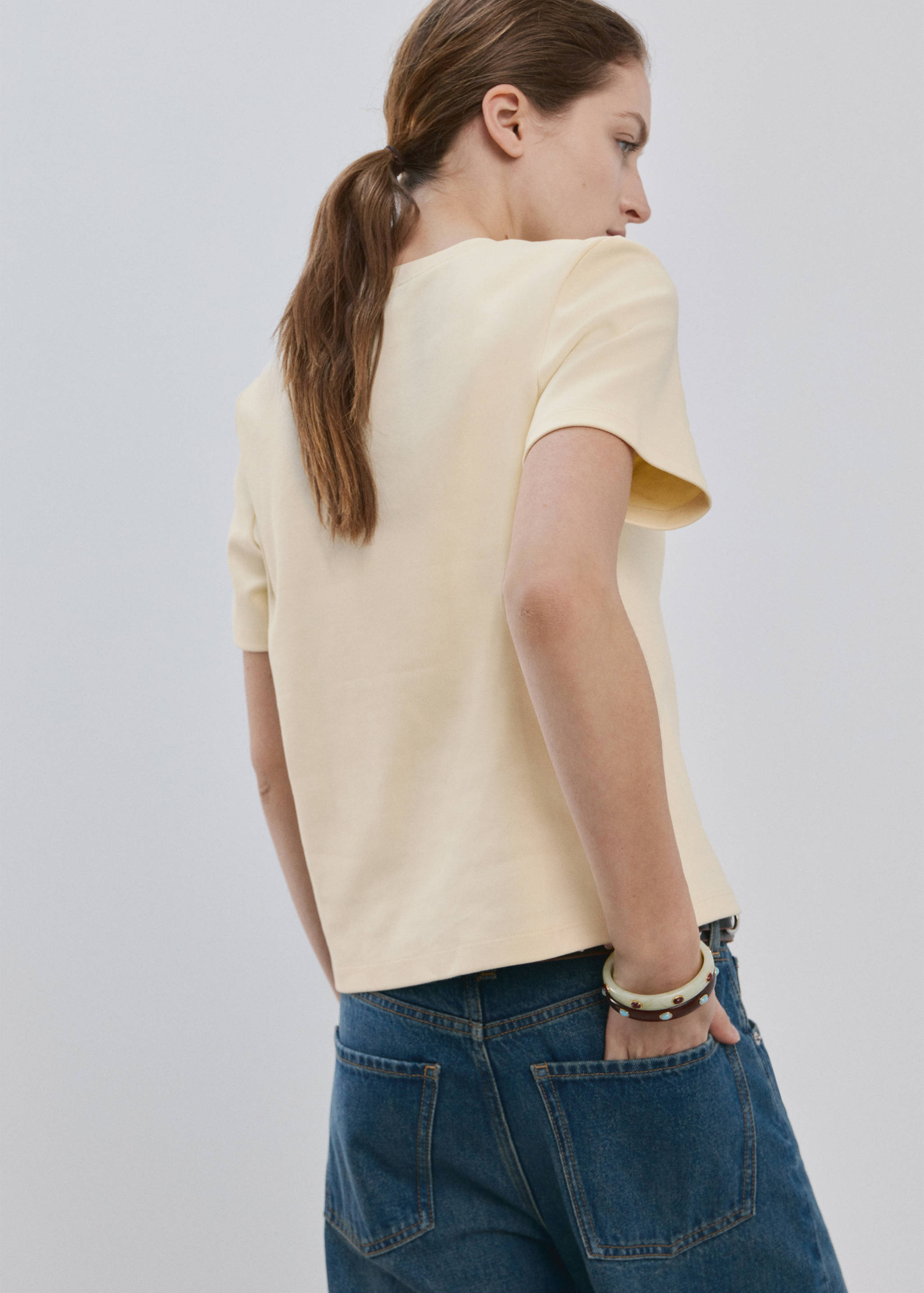 Short-sleeved cotton t-shirt - Reverse of the article