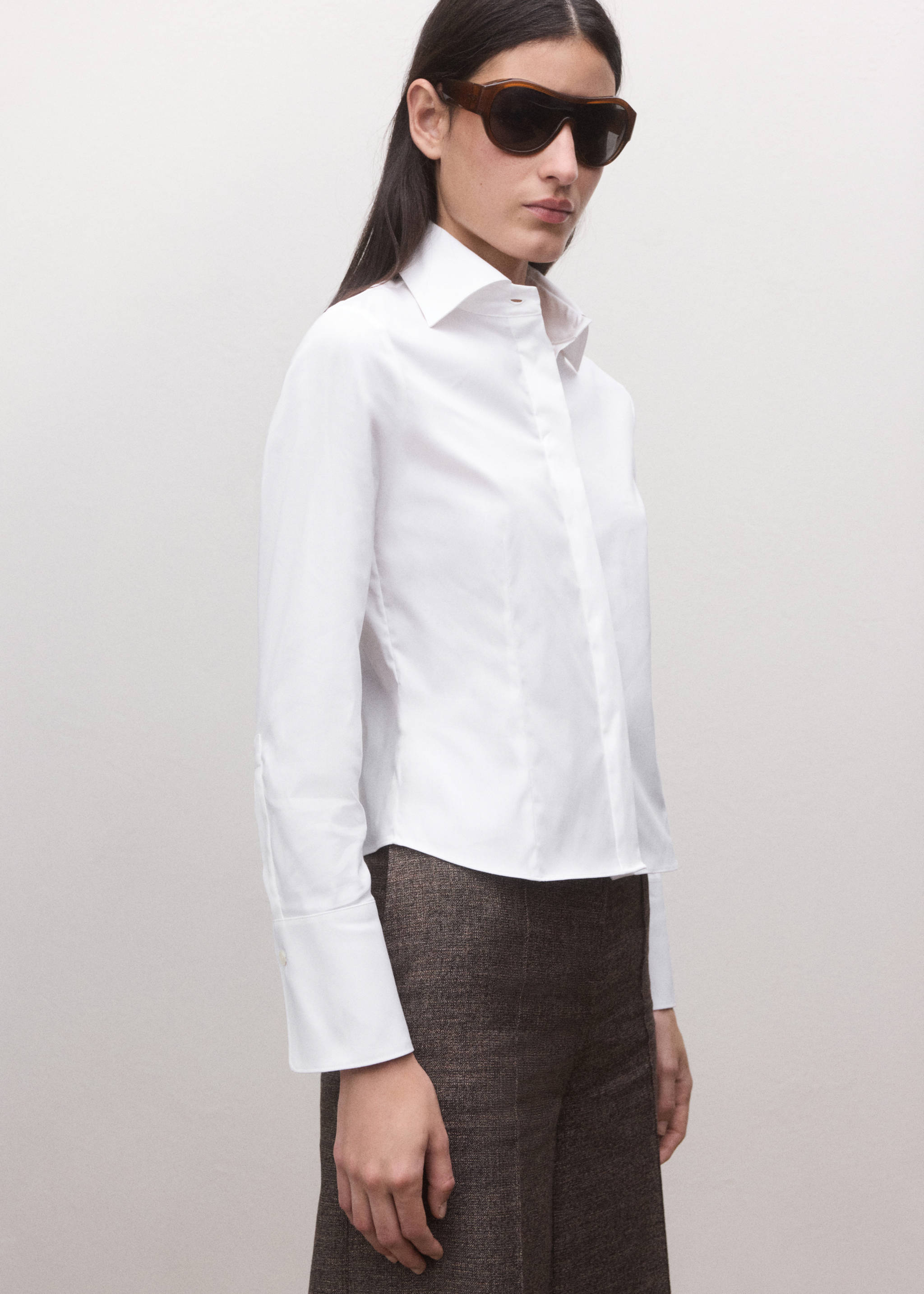 Fitted shirt with hidden closure - Medium plane, White. Ref: 27074100-00.