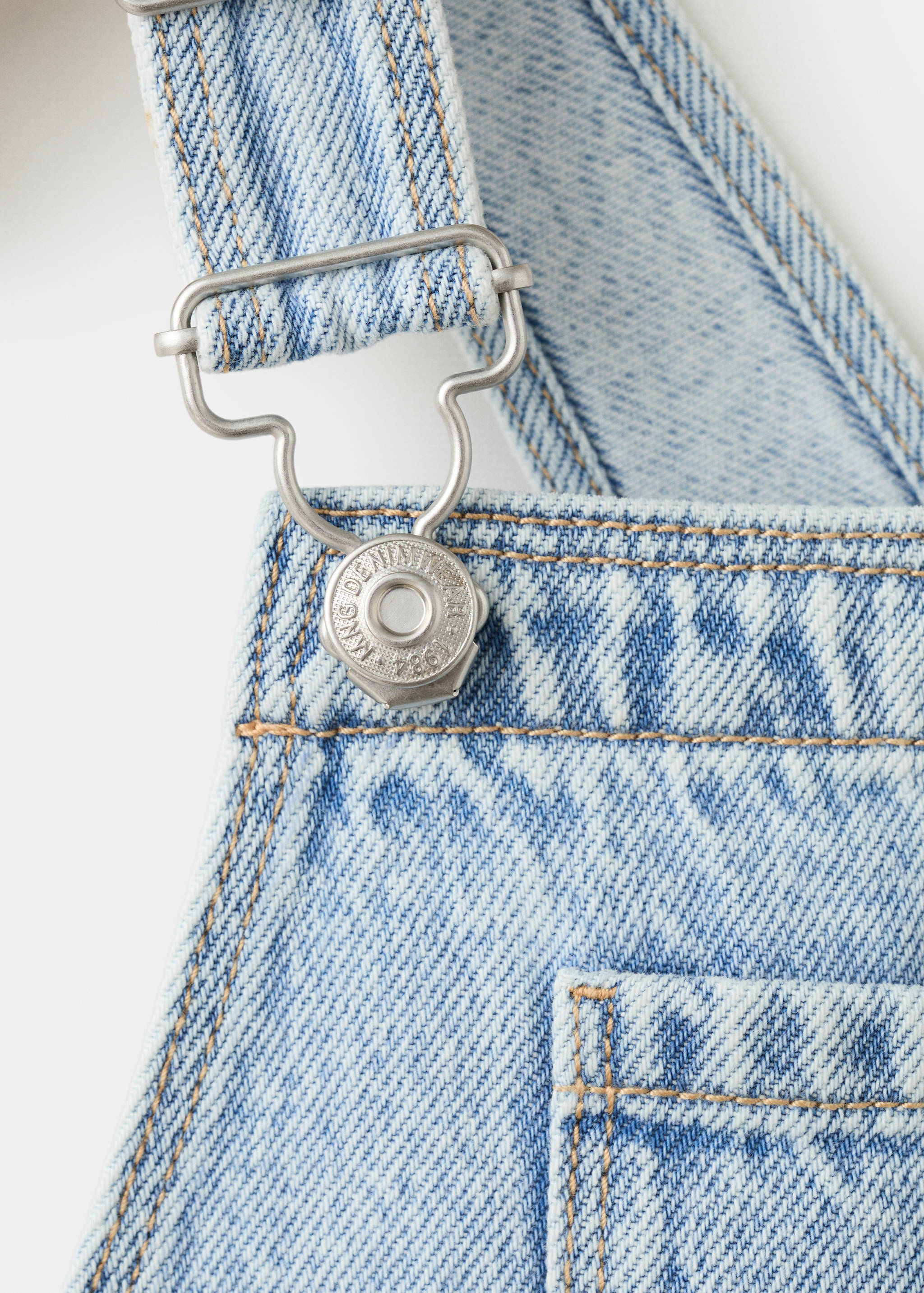 Salopetă lungă din denim - Detaliu al articolului 8