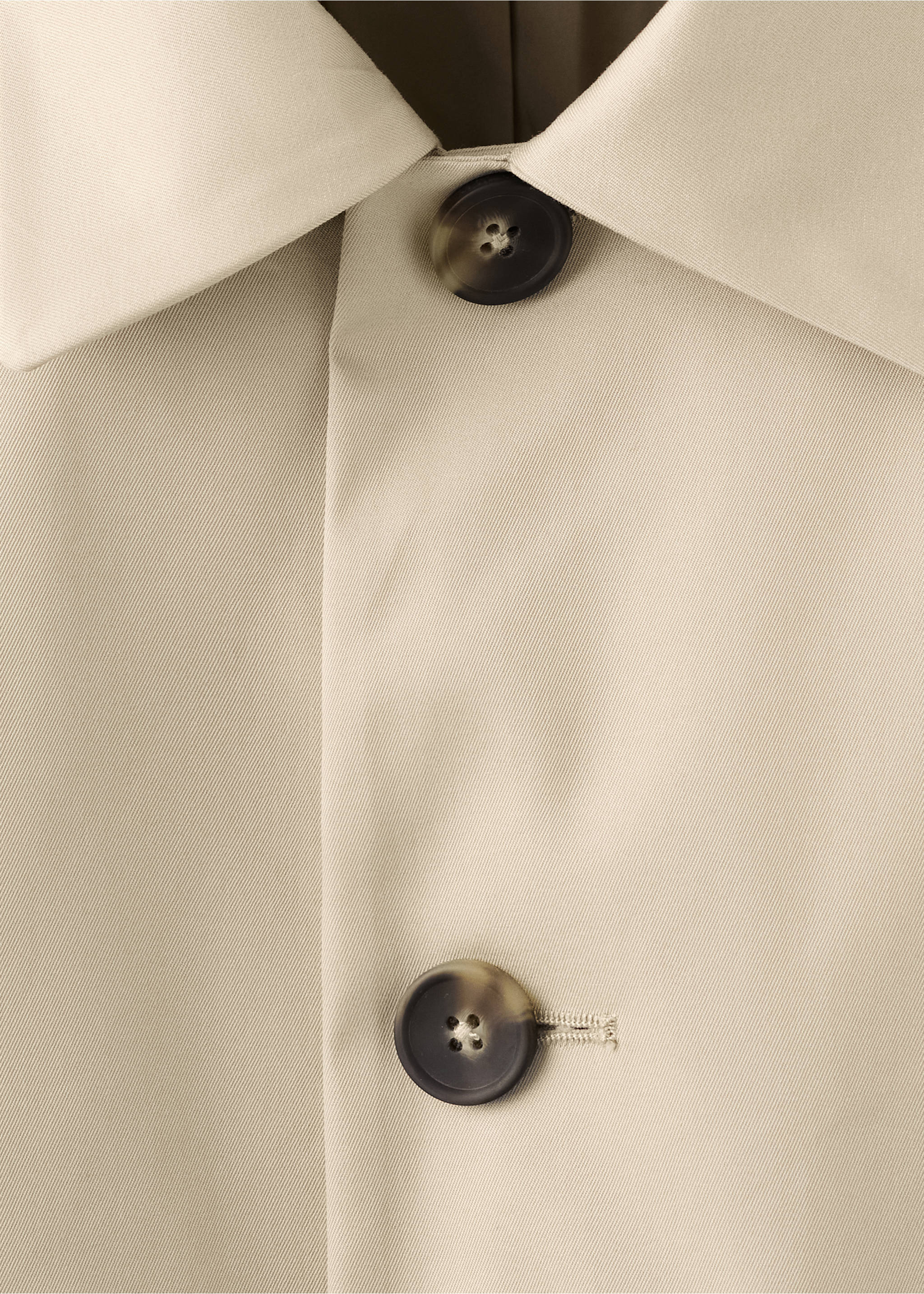 Water-repellent gabardine with pockets - Details of the article 8, Beige. Ref: 27074405-00.