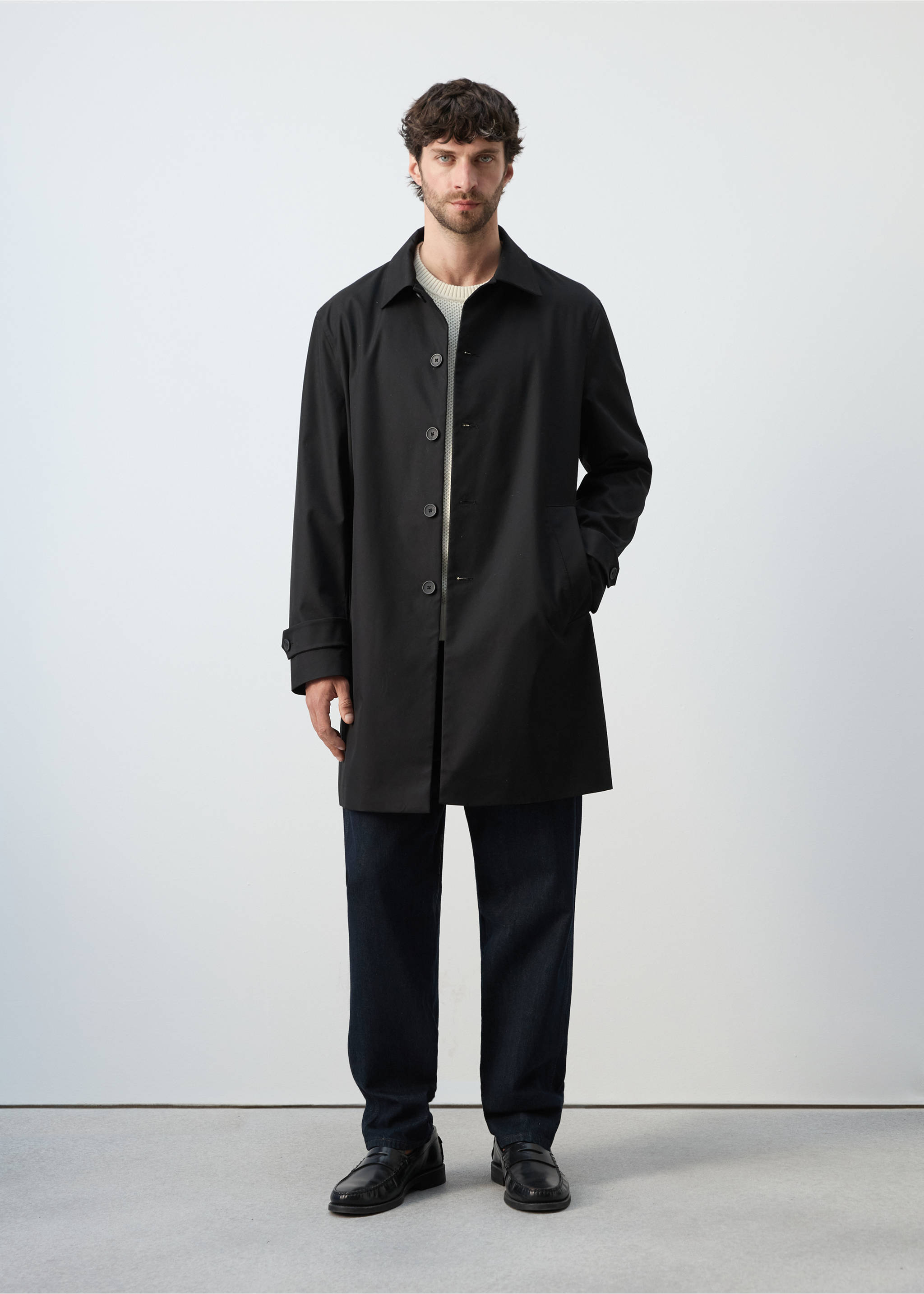 Gabardina water-repellent bolsillos - Plano general, Negro. Ref: 27074405-00.