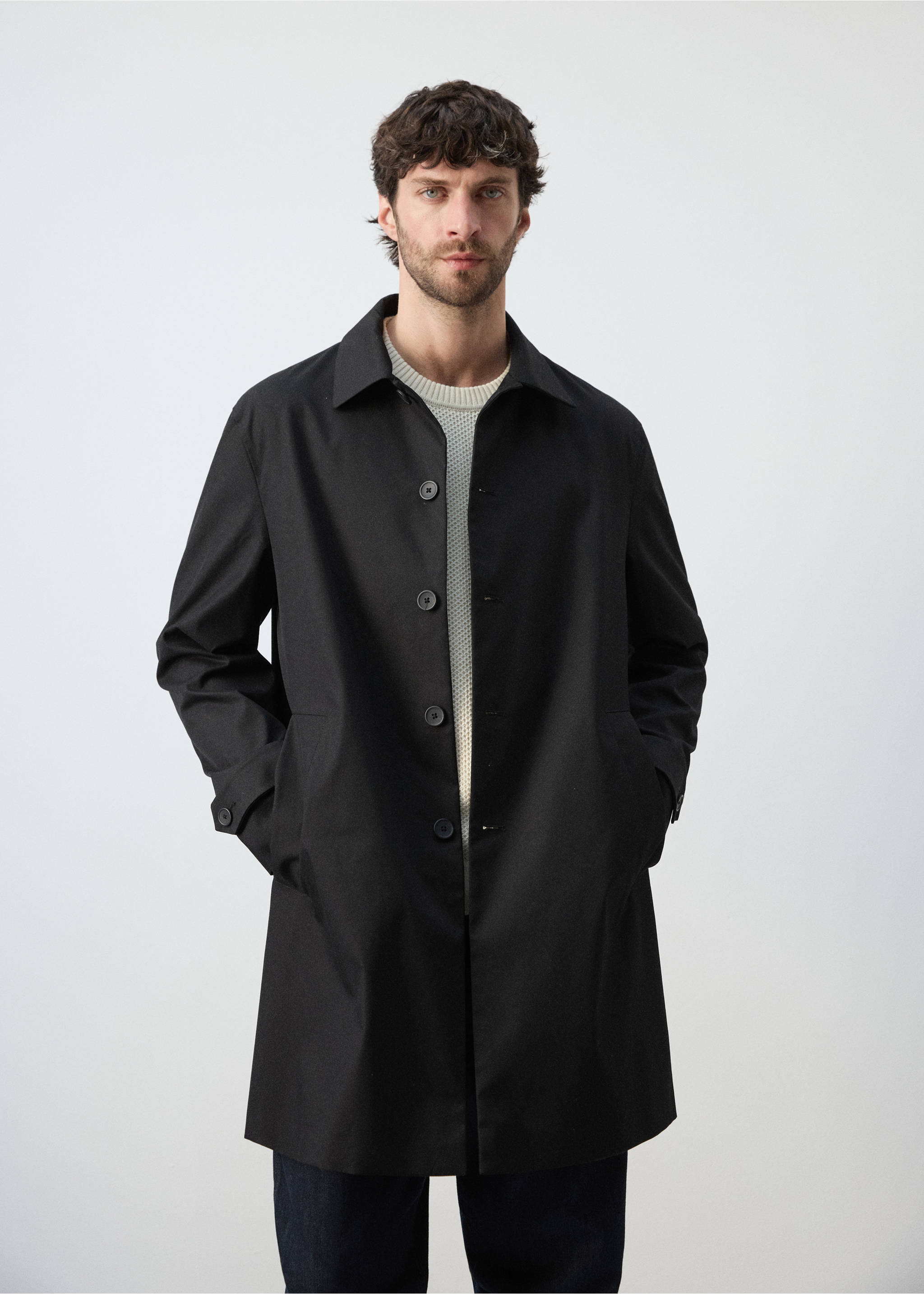 Gabardina water-repellent bolsillos - Plano medio, Negro. Ref: 27074405-00.