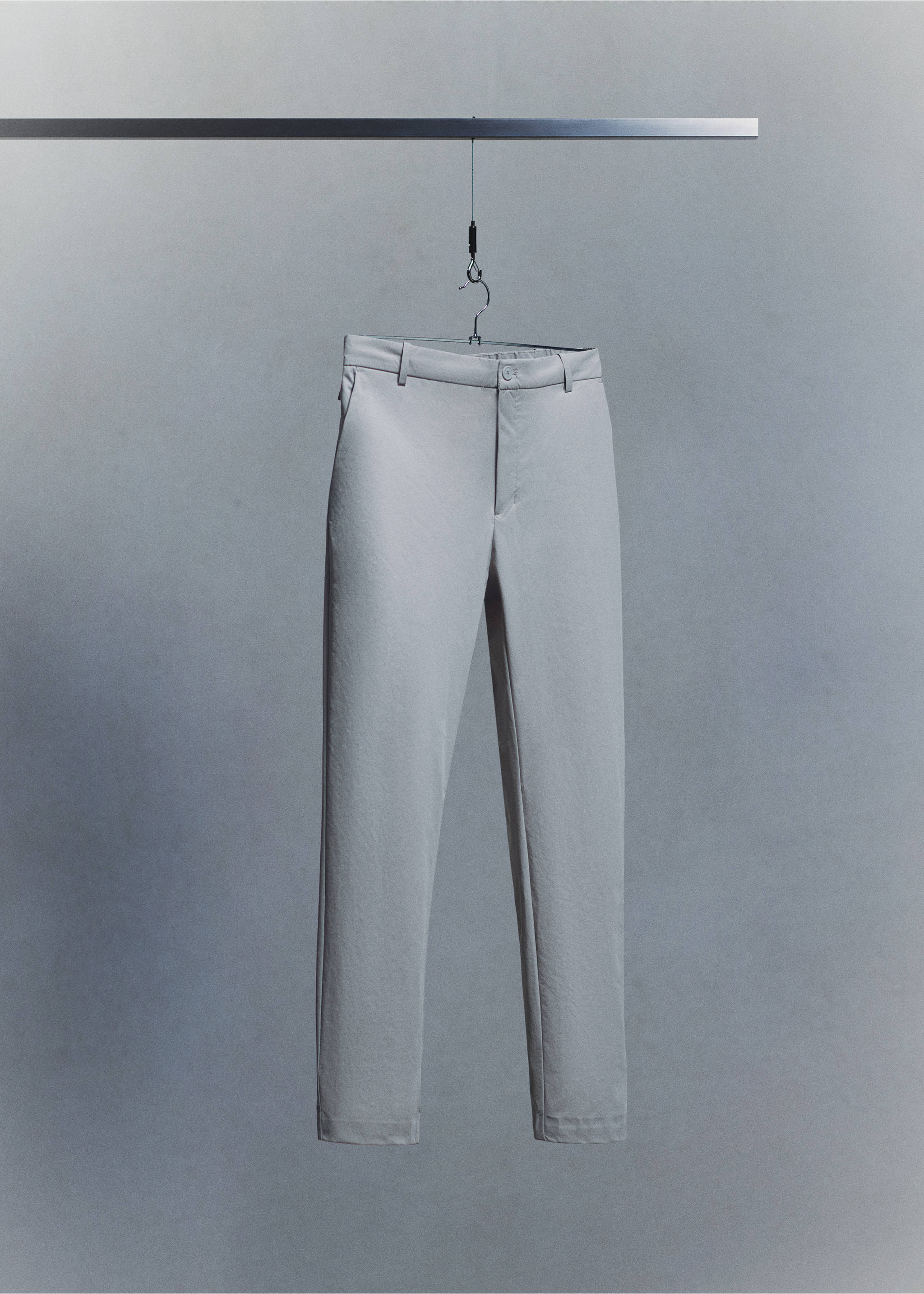 Pantalón slim fit water-repellent - Detalle del artículo 9, Gris hielo. Ref: 27074407-00.