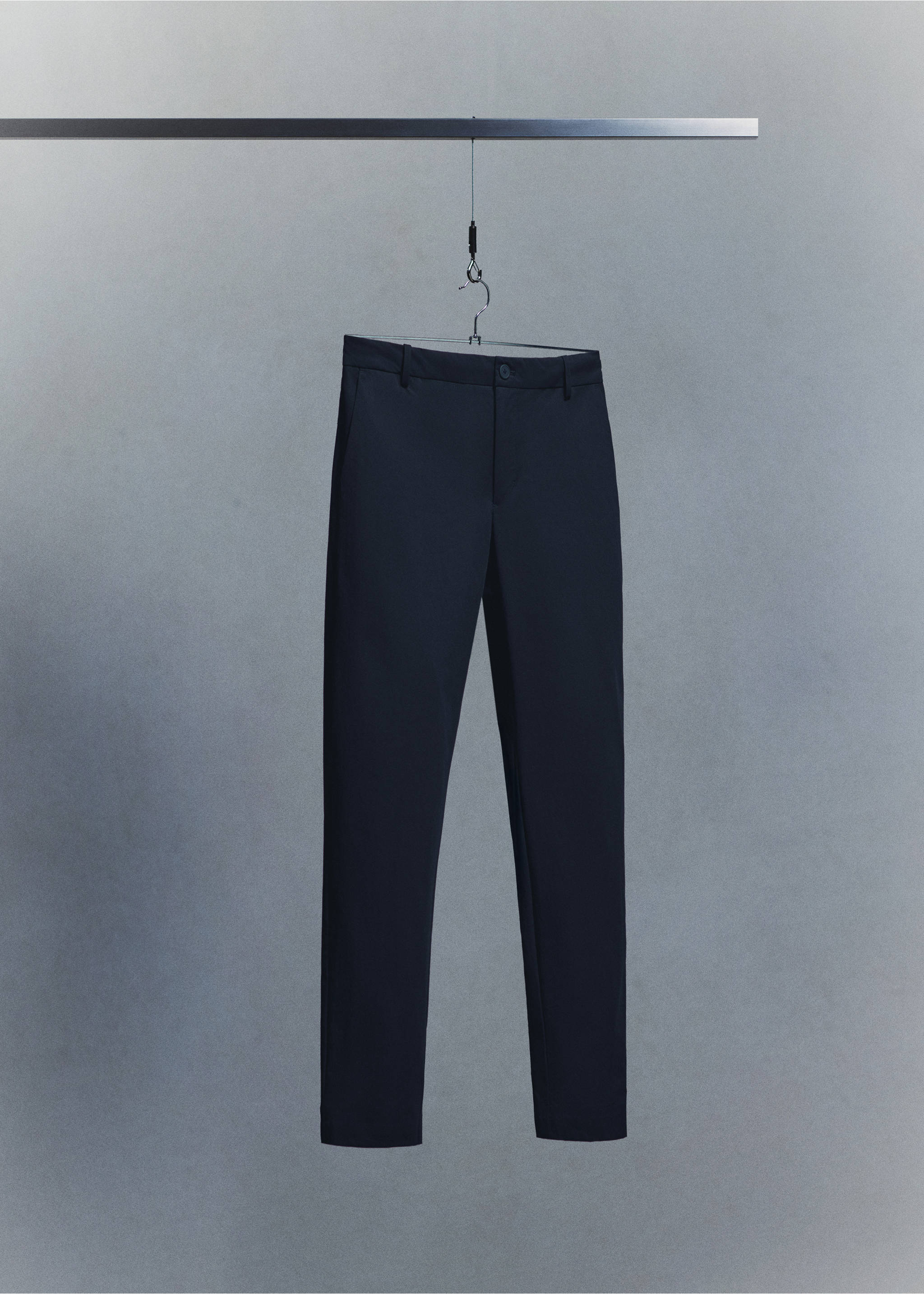 Pantalón slim fit water-repellent - Detalle del artículo 9, Azul marino. Ref: 27074407-00.