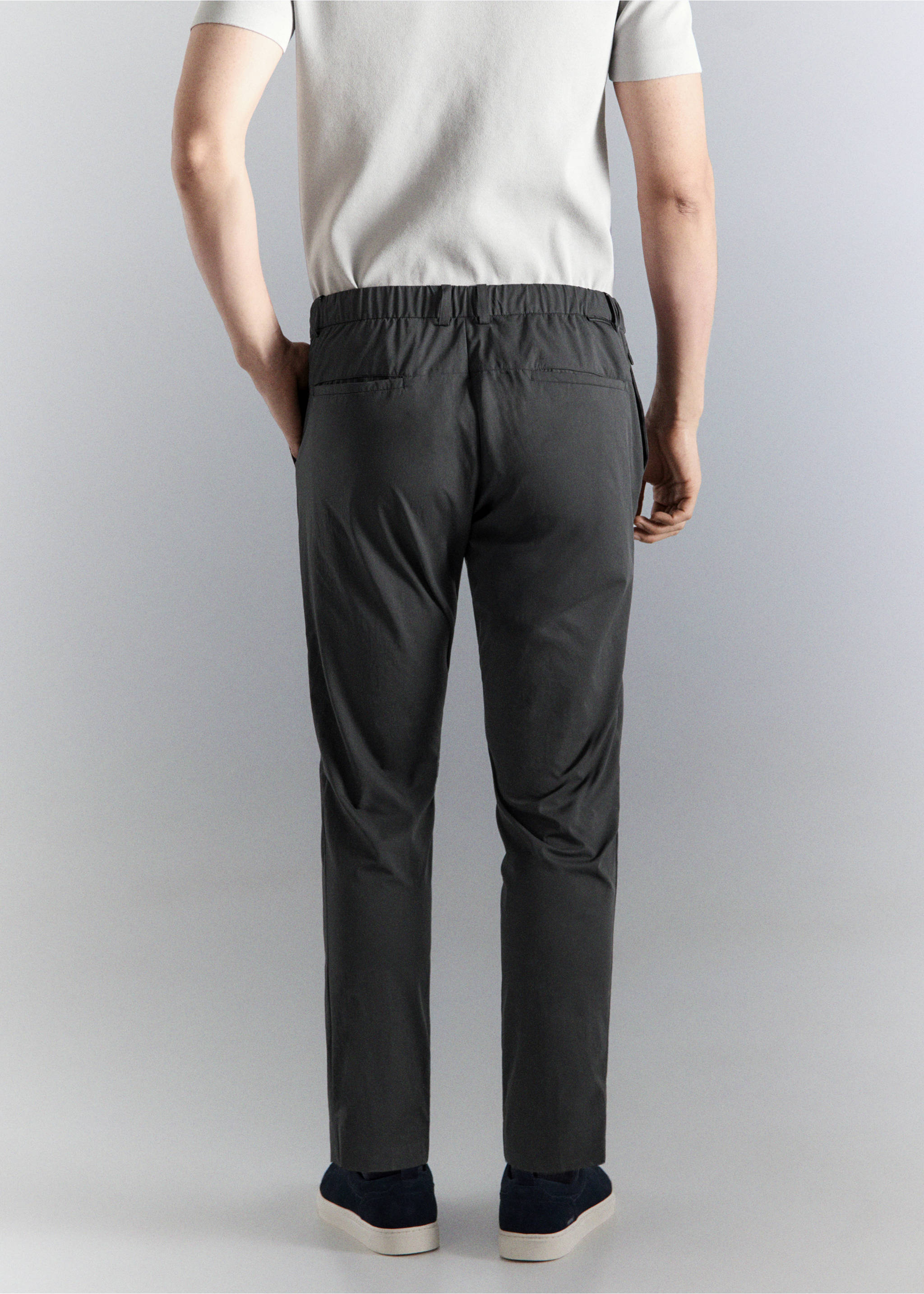 Pantalón slim fit water-repellent - Reverso del artículo, Gris oscuro vigoré. Ref: 27074407-00.