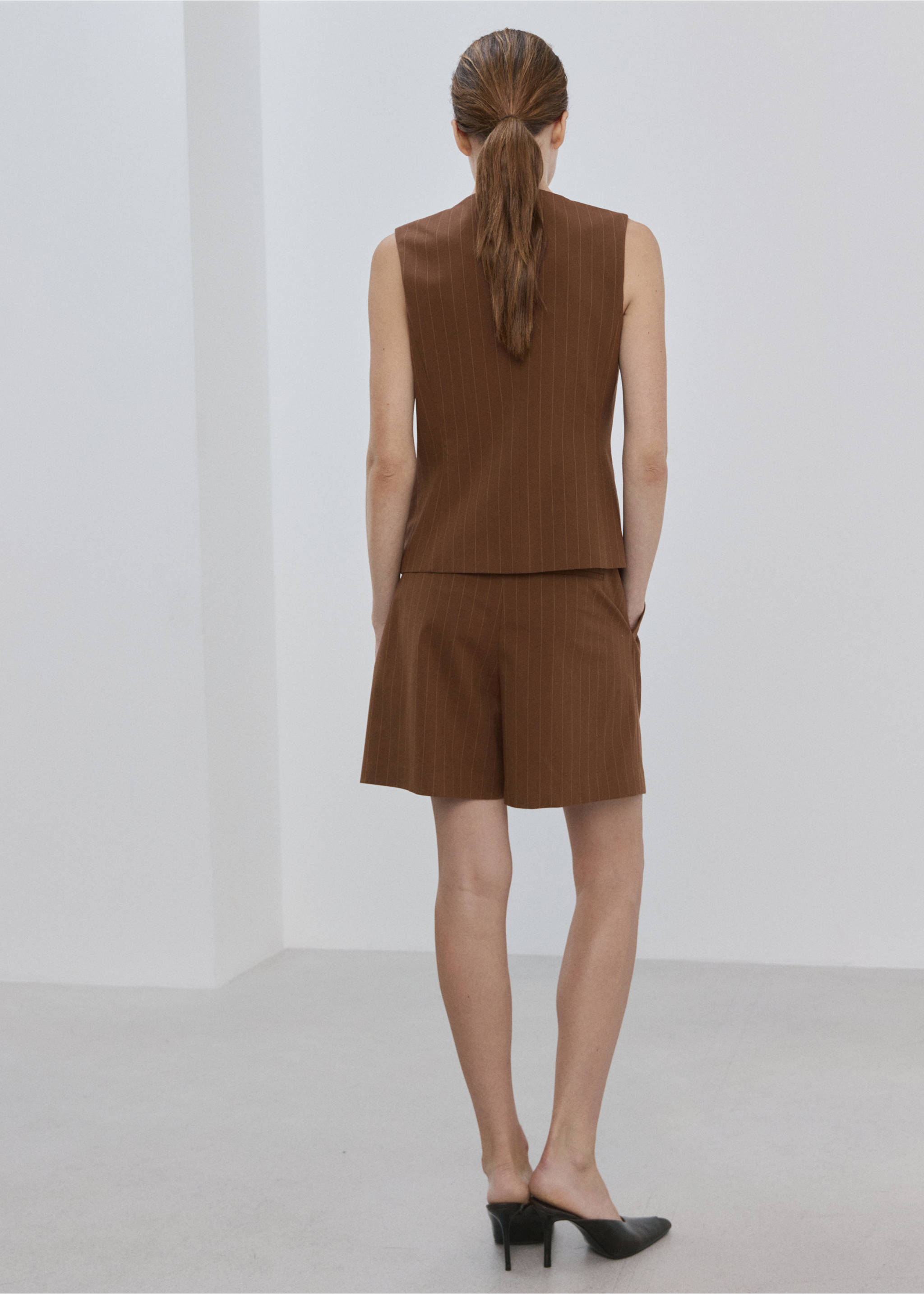 Pinstriped suit waistcoat - Reverse of the article, Caramel. Ref: 27074429-00.