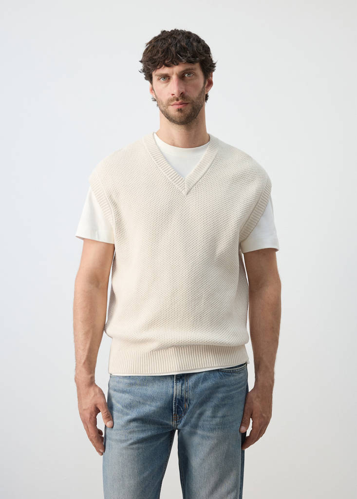 Microstructure knit gilet — Ecru