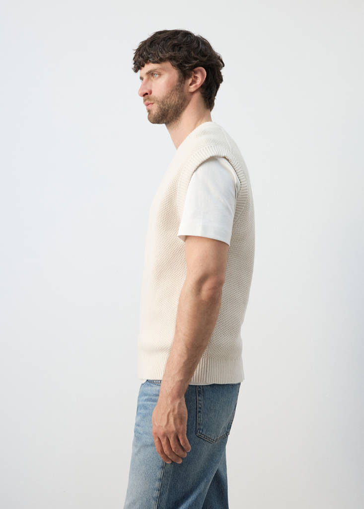 Microstructure knit gilet — Ecru
