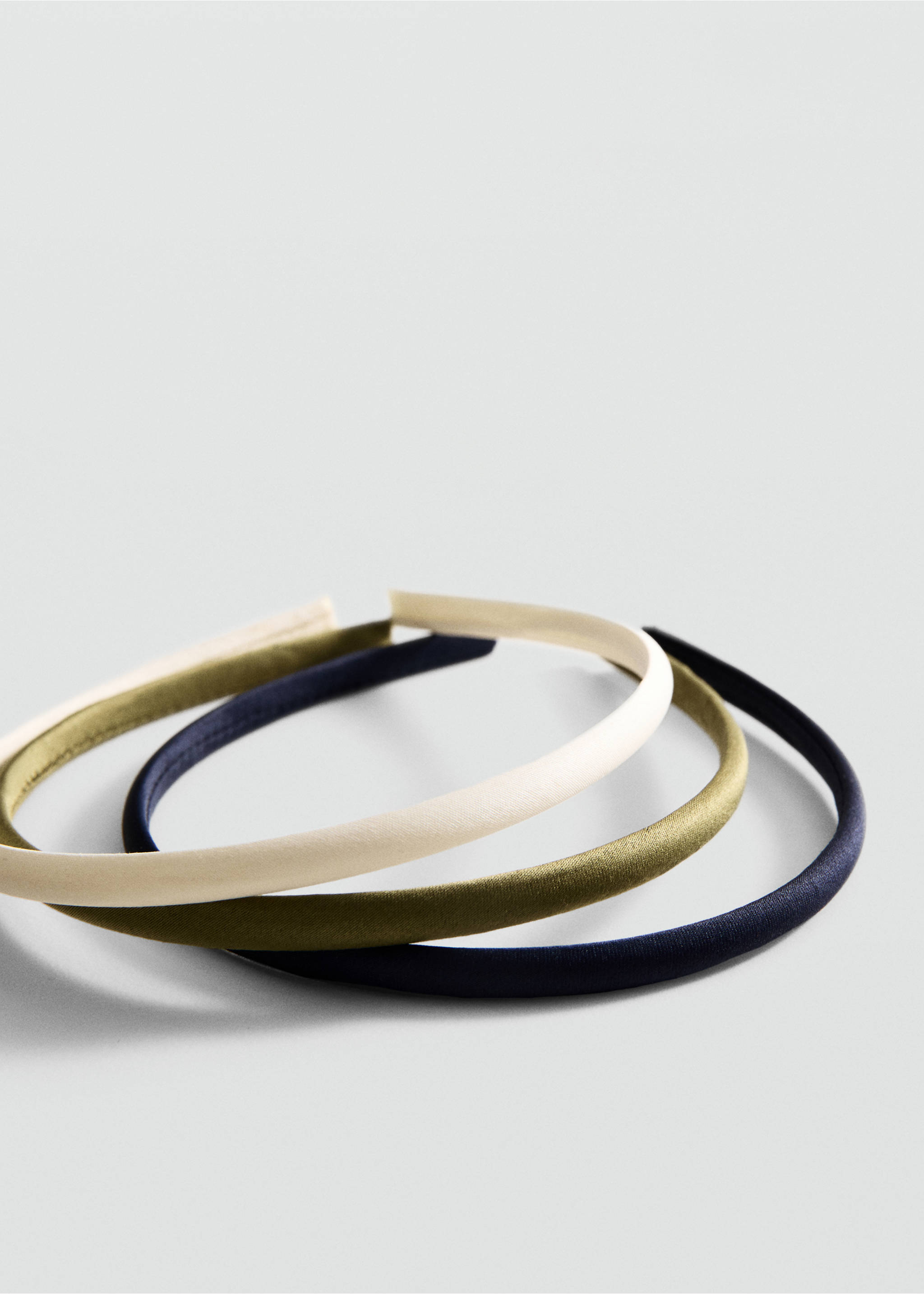 Conjunto de 3 bandoletes acetinadas - Plano médio, Cru. Ref: 27074434-00.