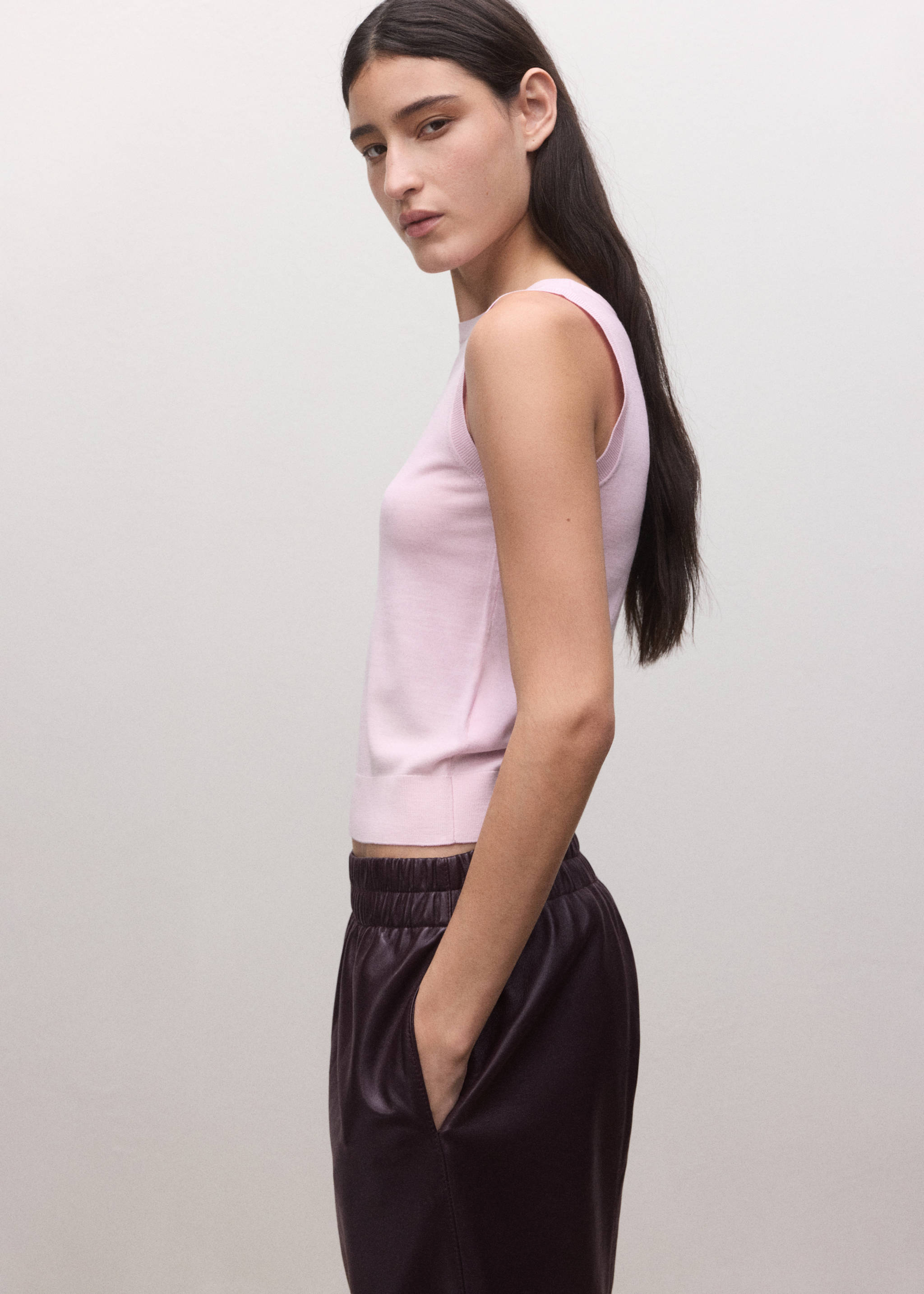 Fitted top in 100% wool - Details of the article 2, Pink. Ref: 27074440-00.