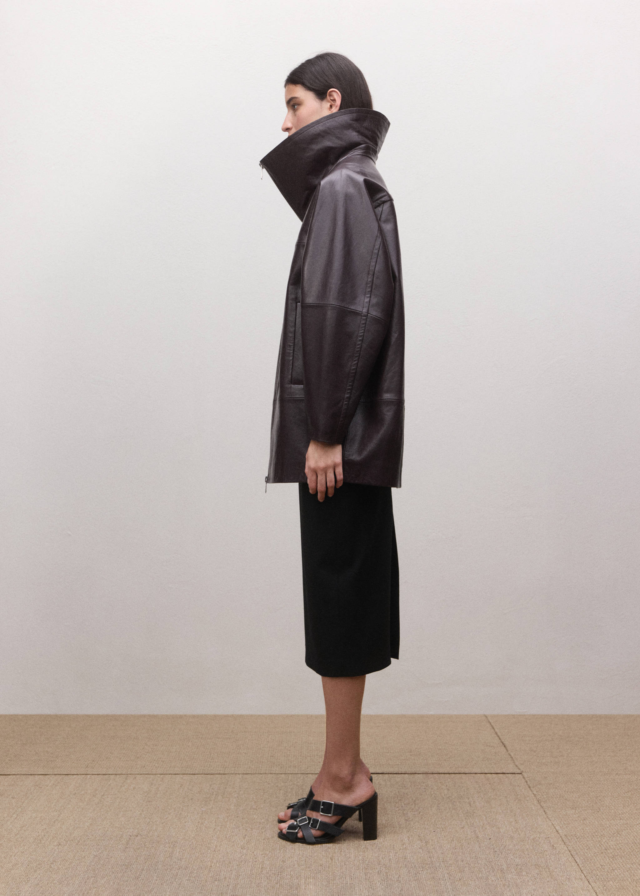 Leather strap sandals with buckles - Details of the article 5