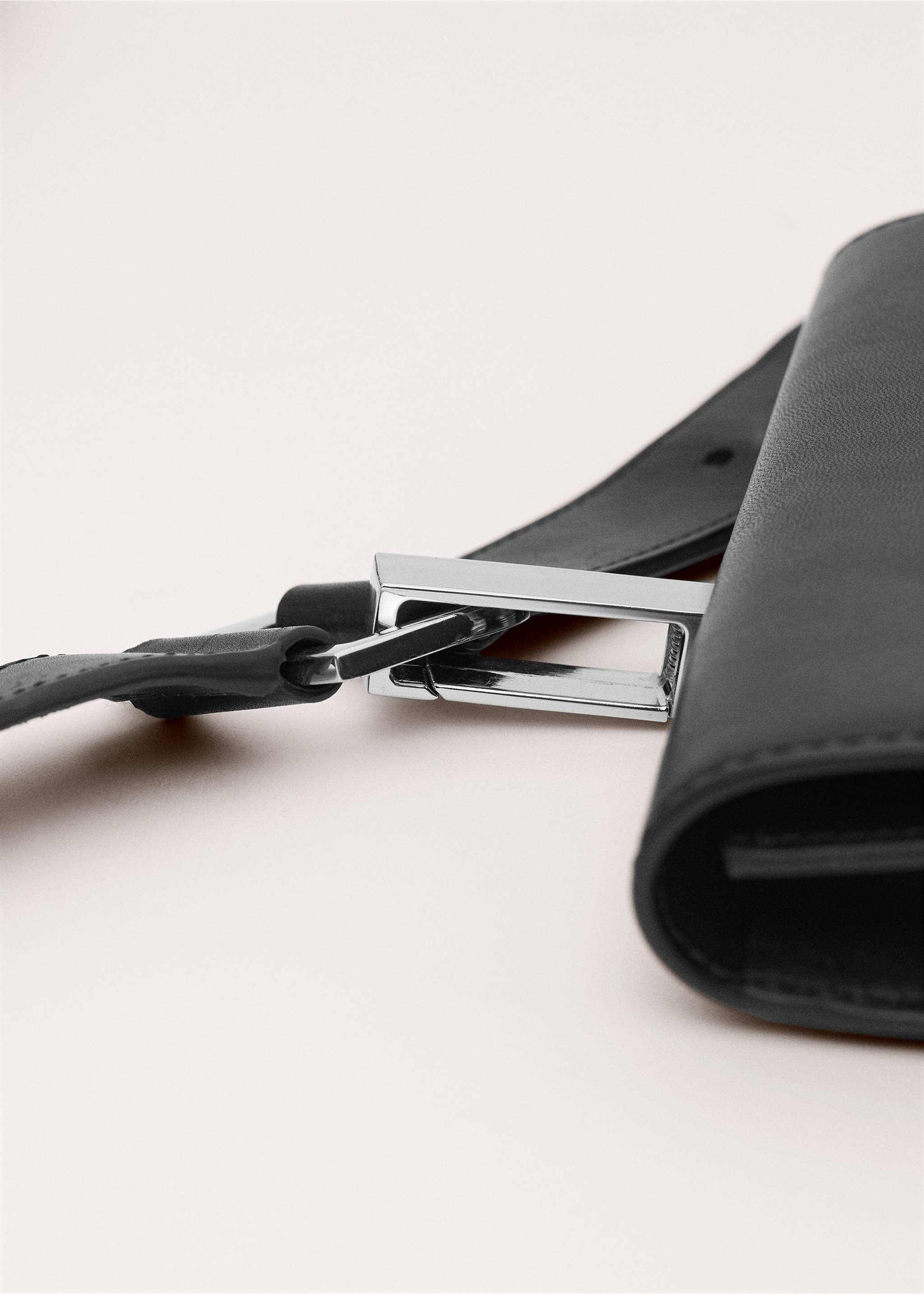 Ремень из 100% натуральной кожи со съемным кошельком - Деталь изделия 2, Черный. Ref: 27074443-00.