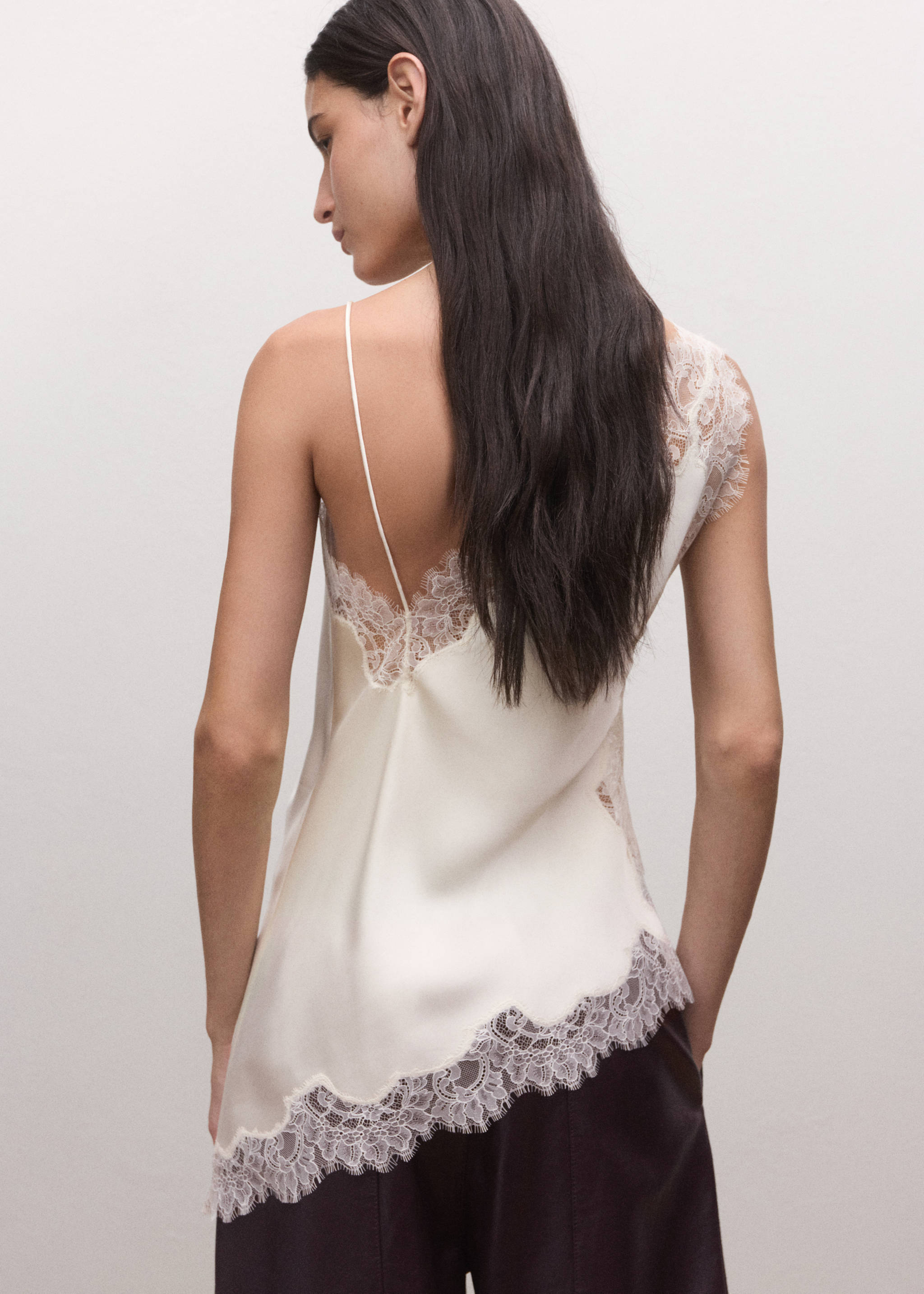 Asymmetric satin lace top - Reverse of the article