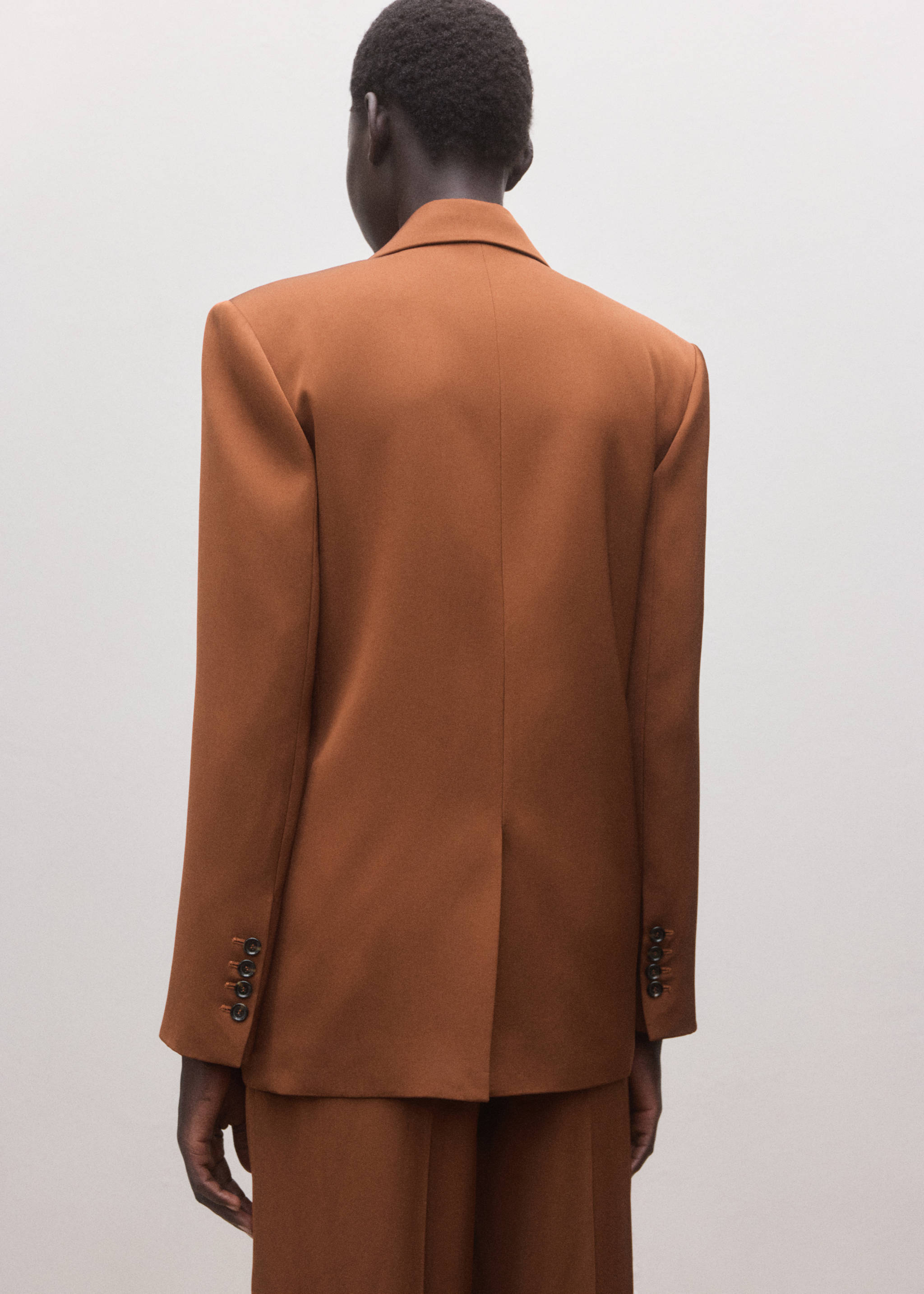 Double-breasted suit jacket - Reverse of the article