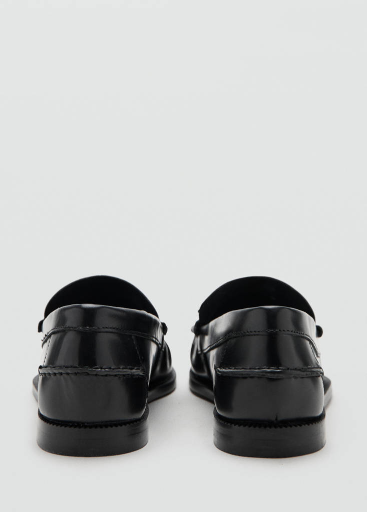Leather loafers — Black