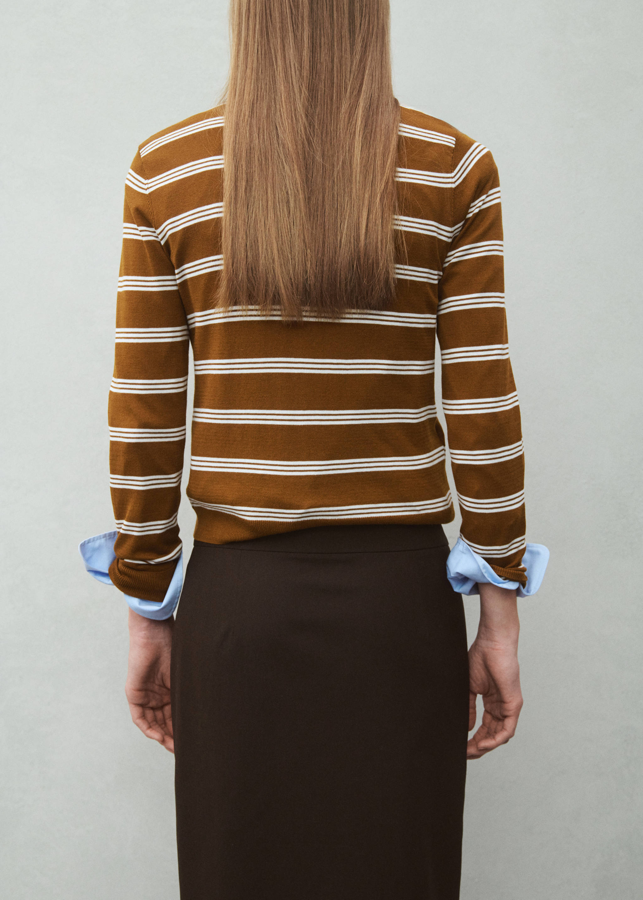 Cardigan with shirt collar - Reverse of the article