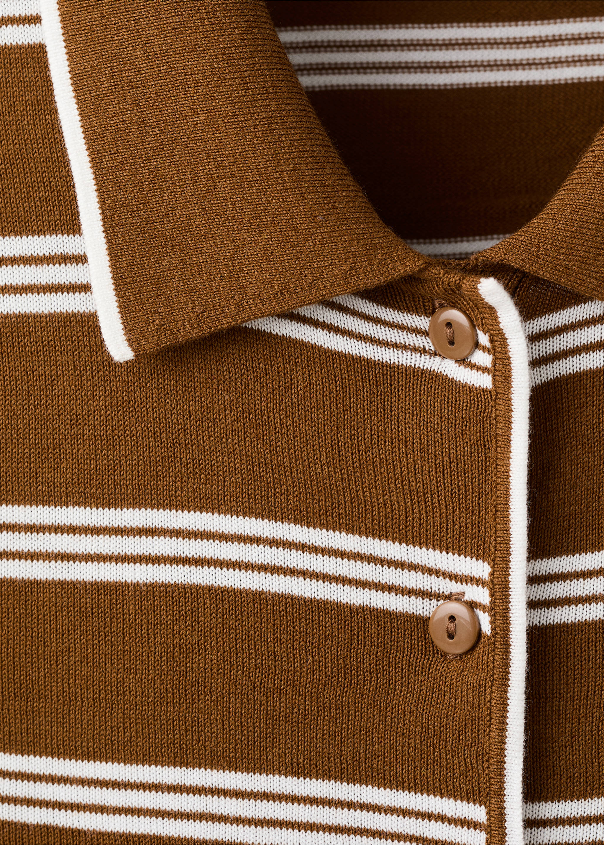 Cardigan with shirt collar - Details of the article 8, Caramel. Ref: 27074773-00.