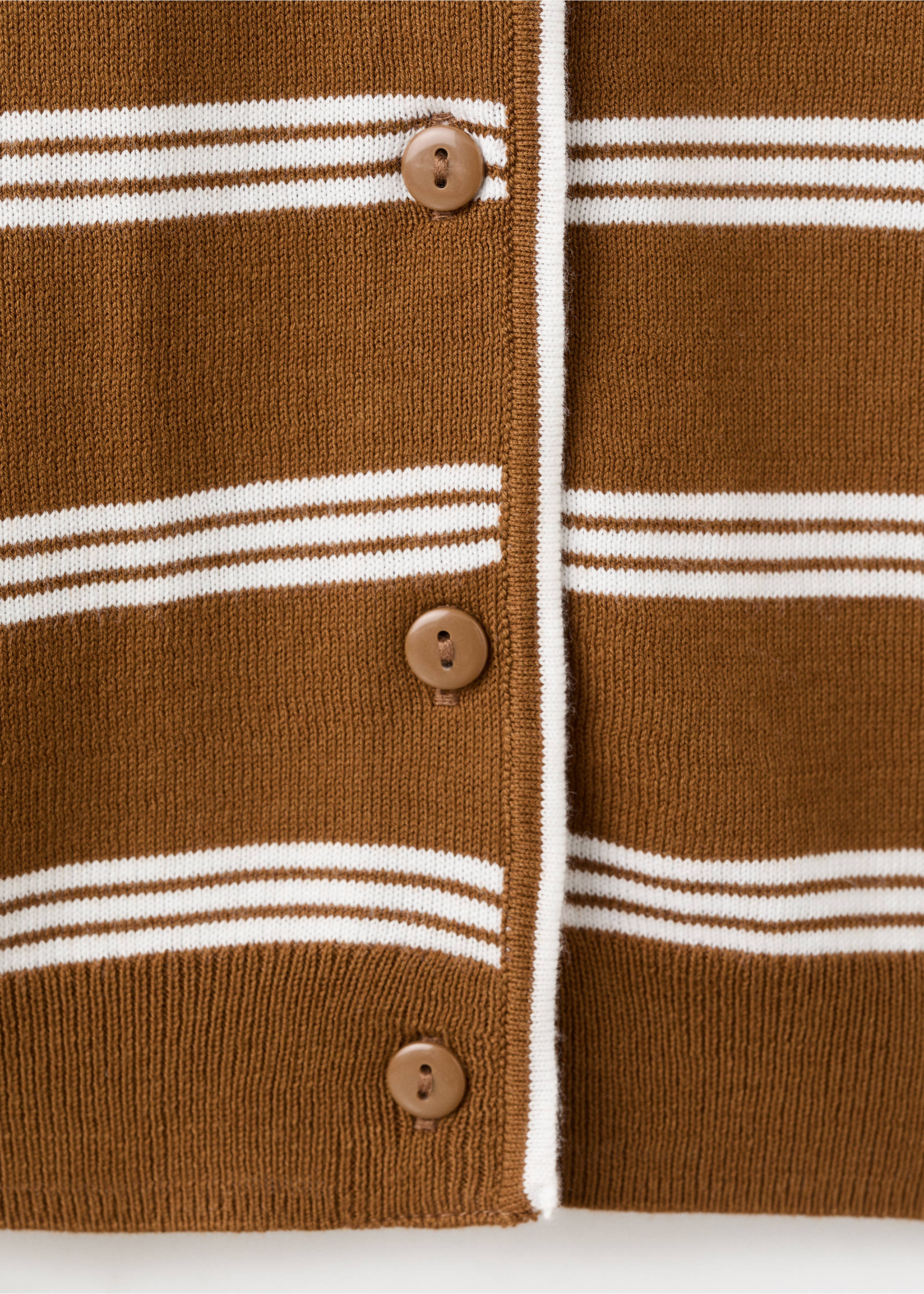 Cardigan with shirt collar - Details of the article 0, Caramel. Ref: 27074773-00.