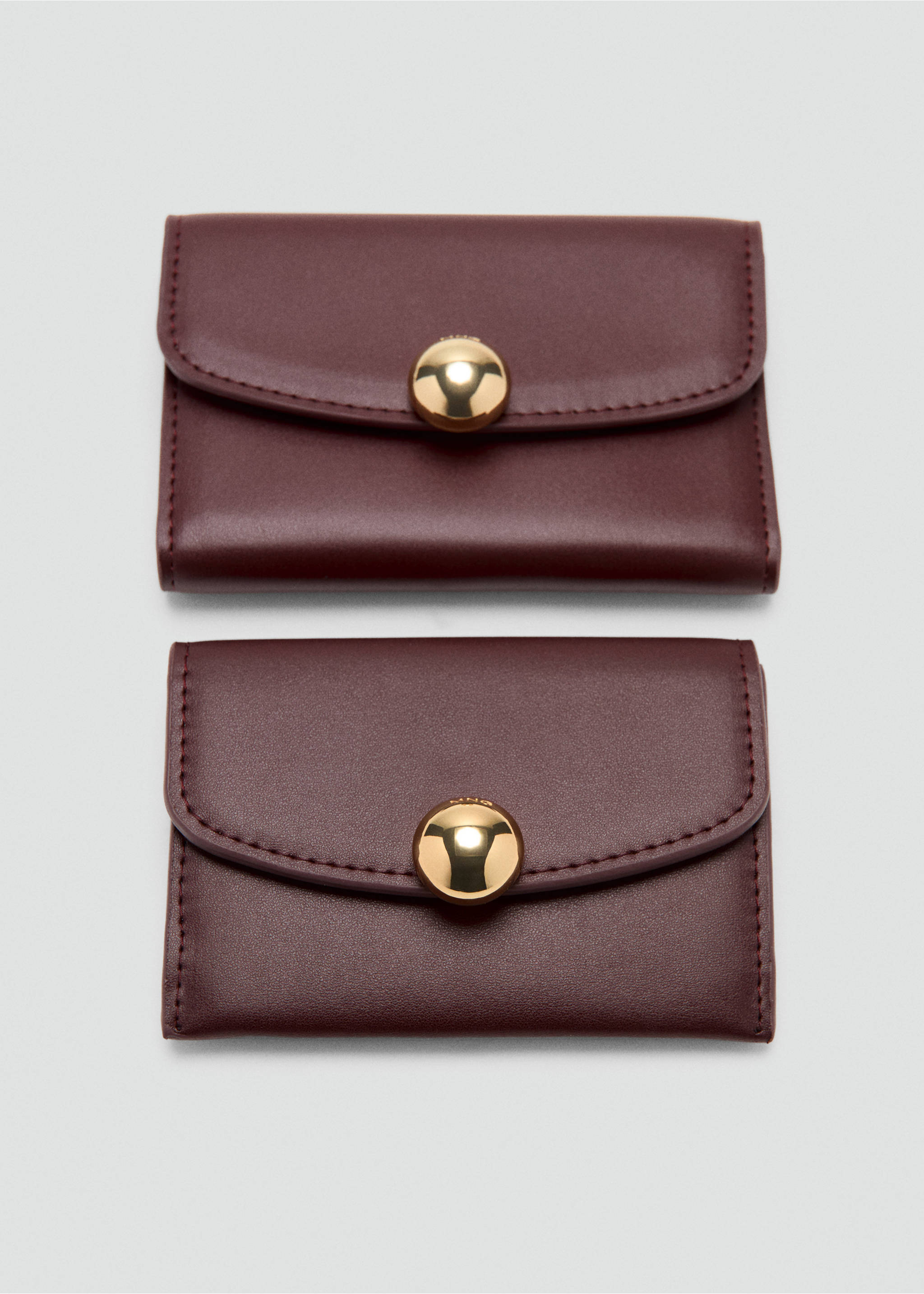 Jewel button flap card holder - Details of the article 3, Burgundy. Ref: 27074785-00.
