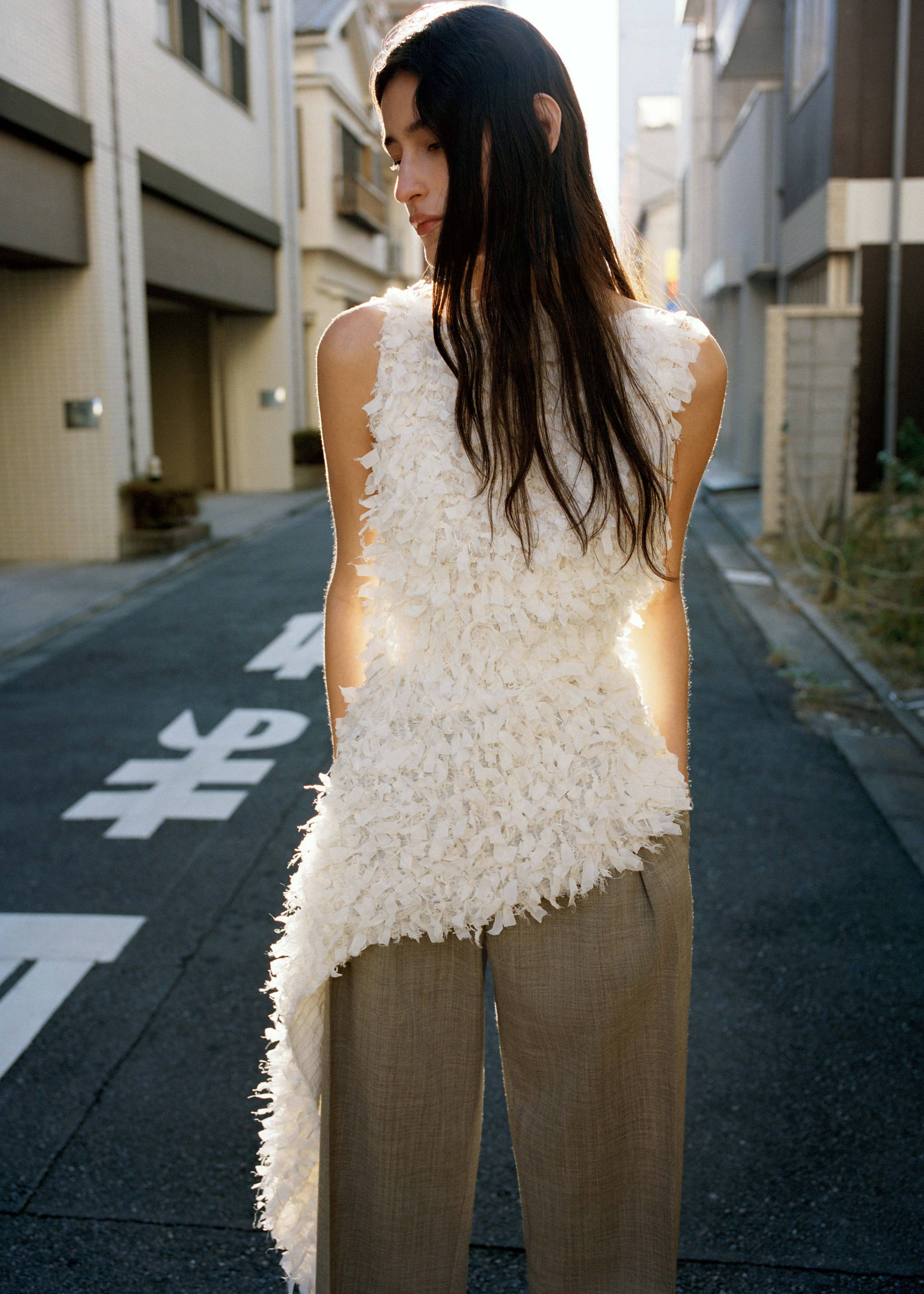 Asymmetrical textured top - Medium plane, Off White. Ref: 27074788-00.