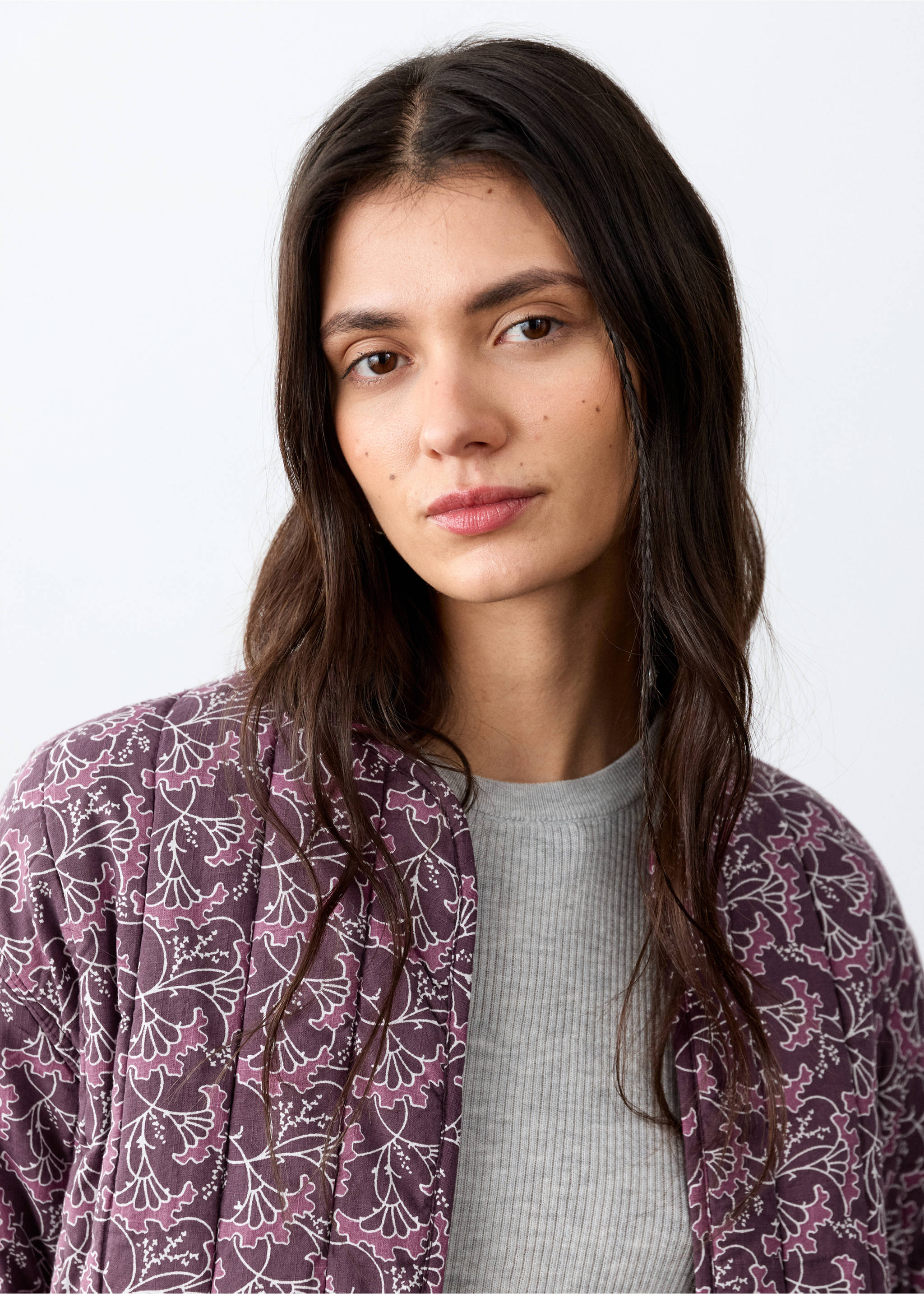 Reversible printed quilted jacket - Details of the article 1, Purple. Ref: 27075155-00.