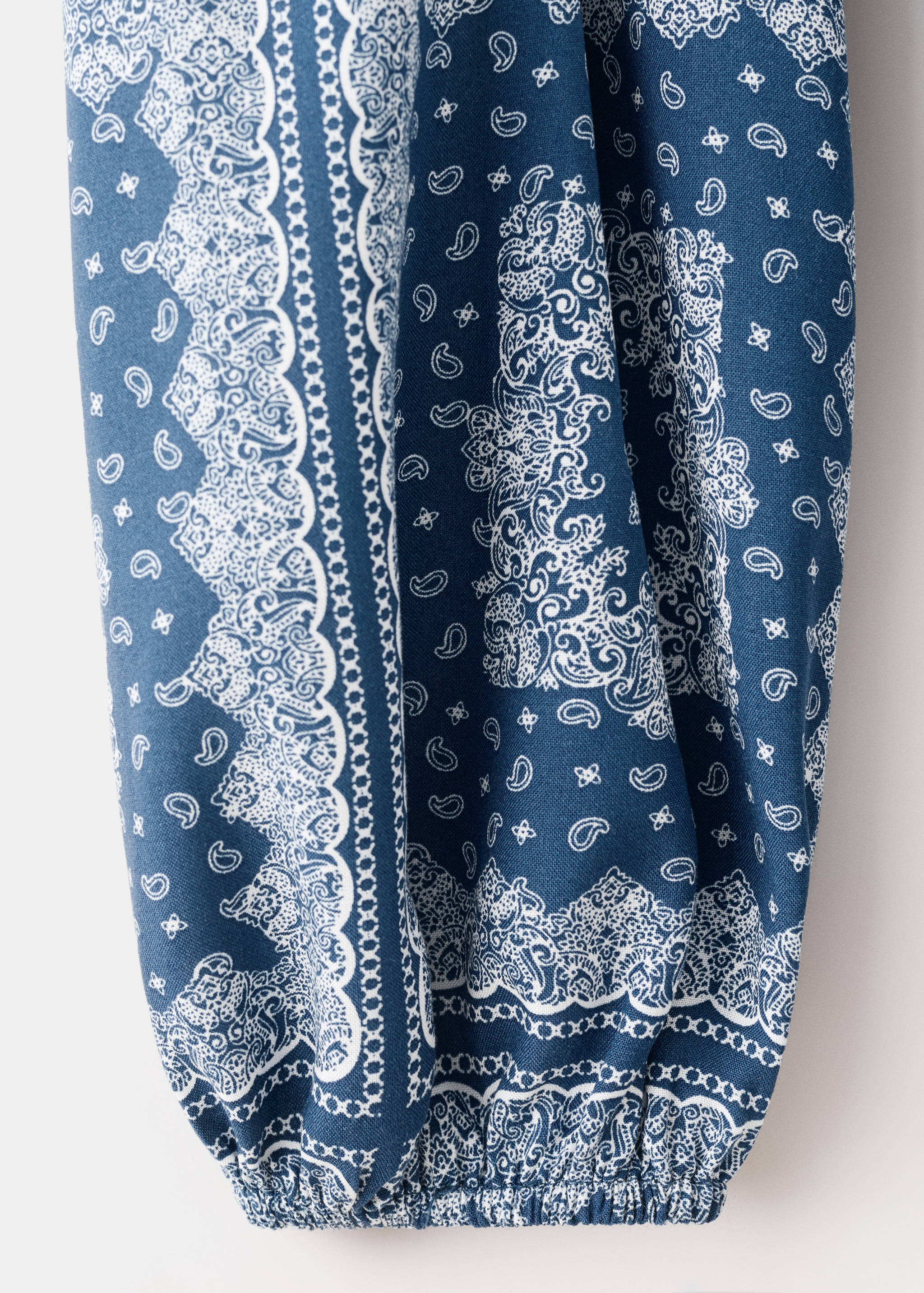 Printed dress with cut-out - Details of the article 8