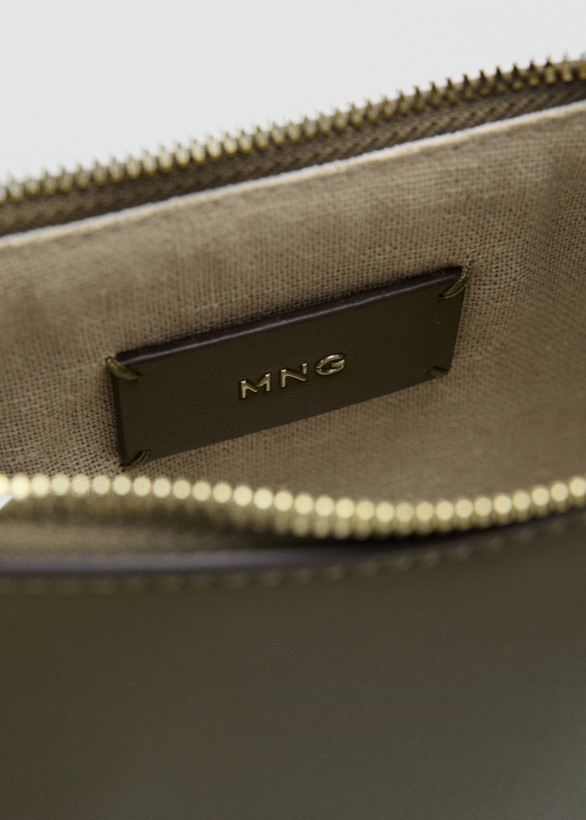 Oval shoulder bag - Details of the article 2