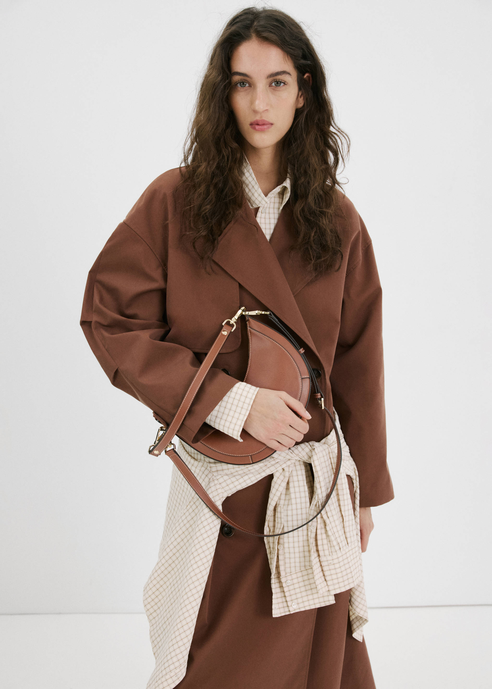 Oval shoulder bag - General plane